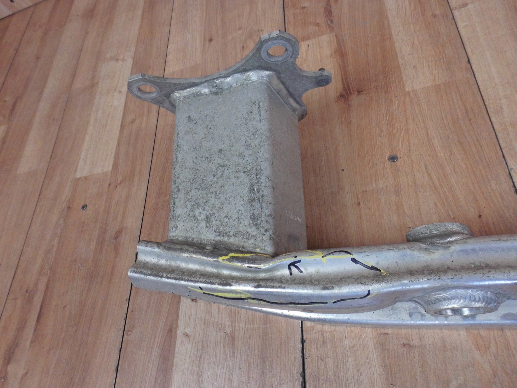 Ford Focus MK4 18+ KOMBI bumper support rear part