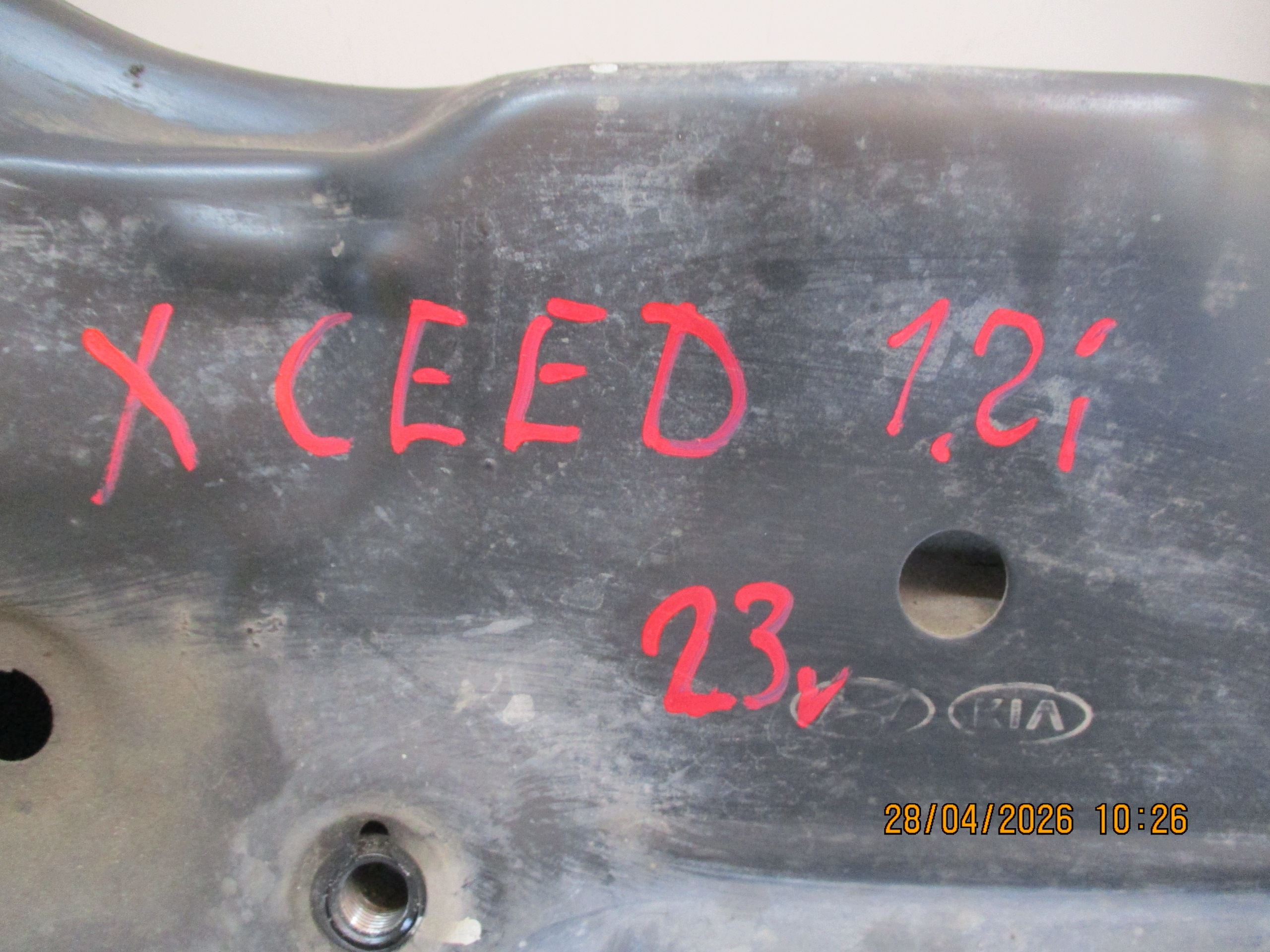 axle beam subframe axle beam Kia X-CEED 23R 62401J7AB0 front