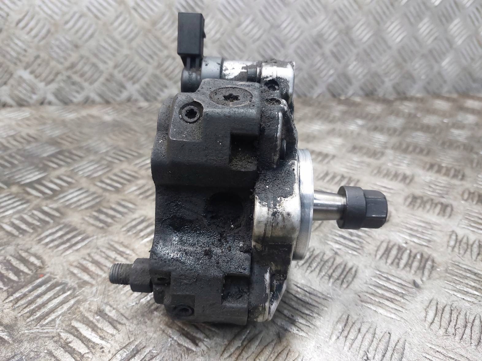 injection pump + sensor BMW E90 320d 0445010045 7788670 R70