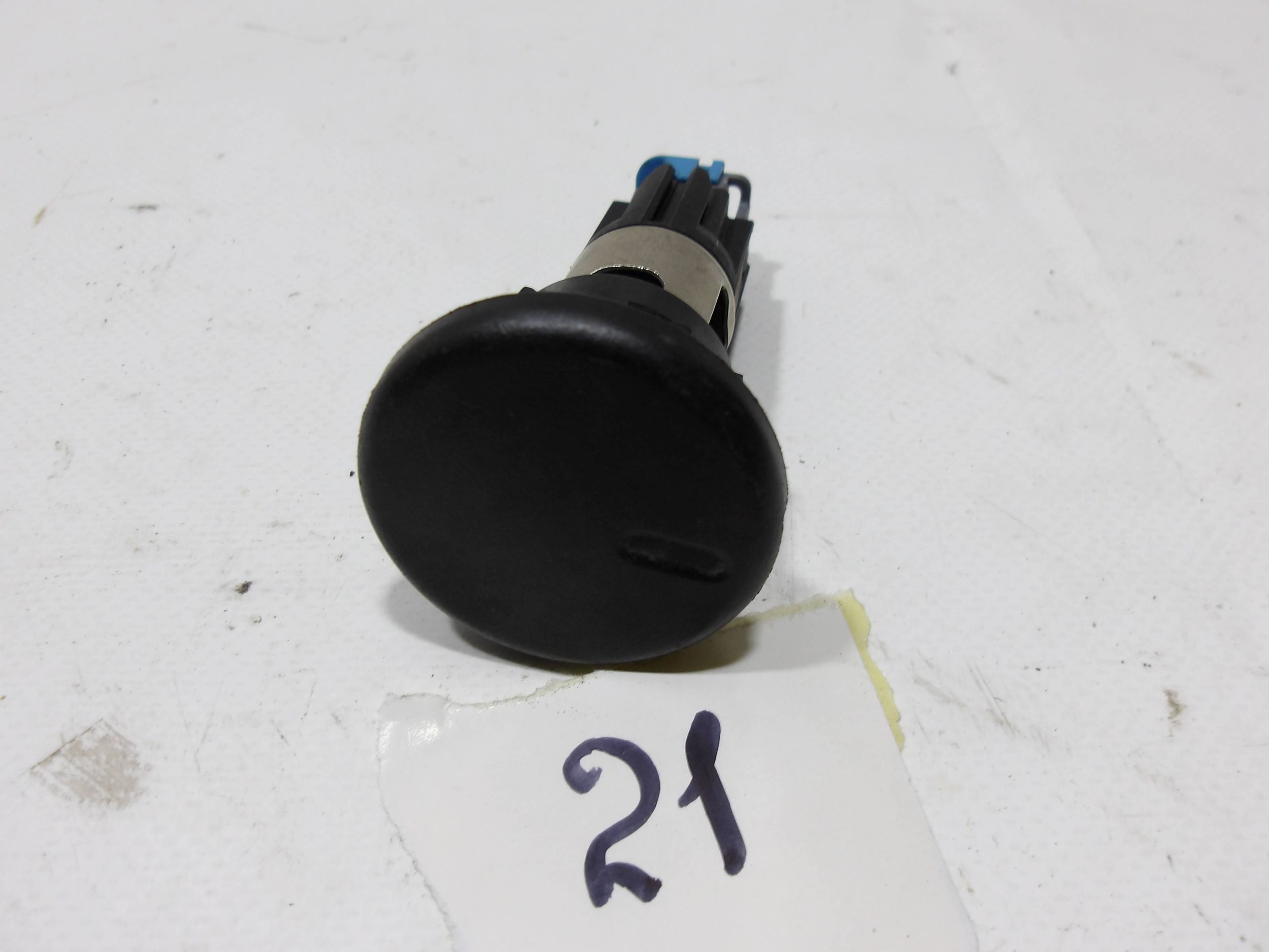 GNIAZDO ZAPALNICZKI OPEL MERIVA B ASTRA J ZAFIRA C