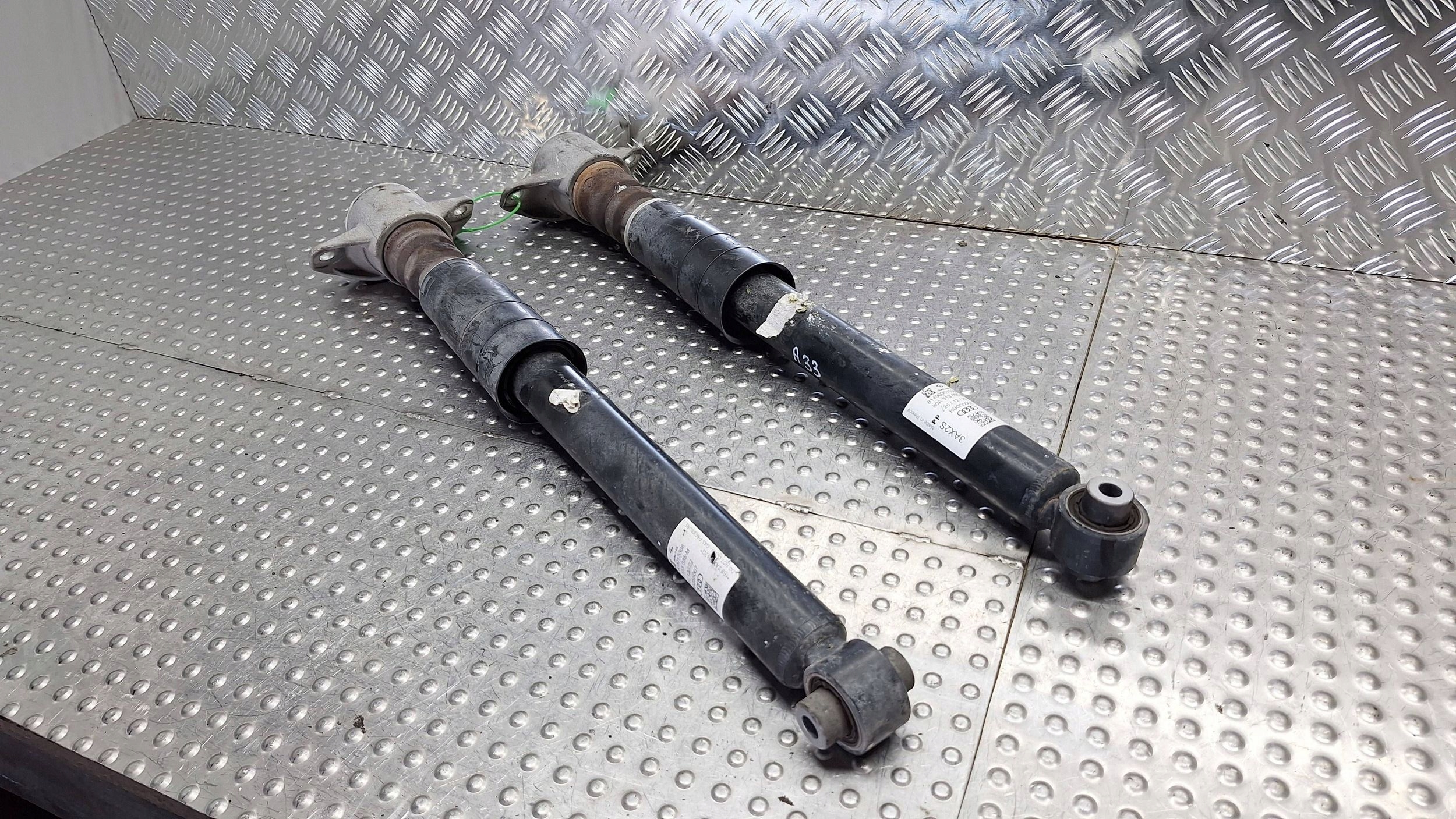 Stoßdämpfer heck KOMPLET 80A513035M AUDI Q5 80A 2.0 TDI