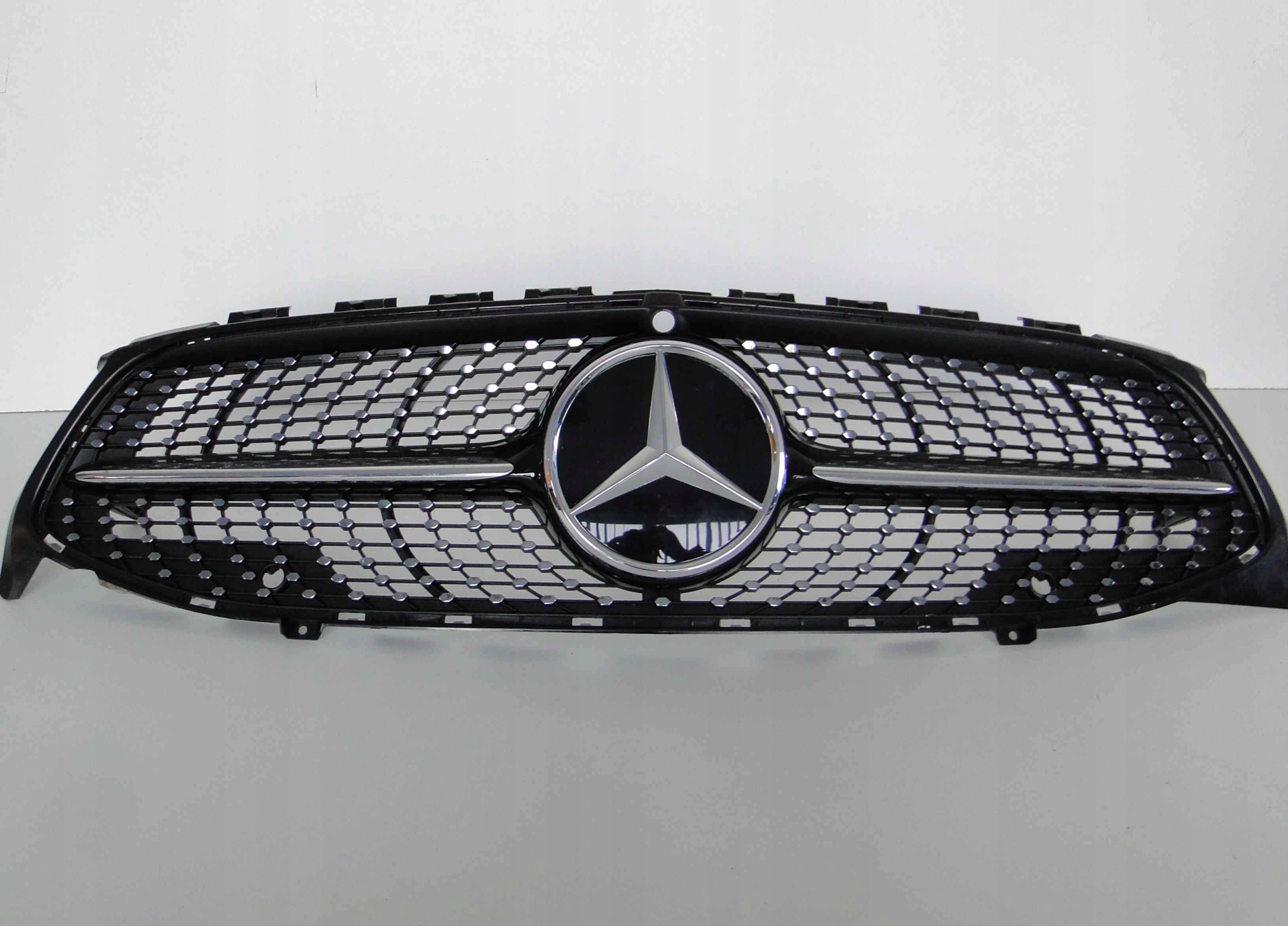 MERCEDES CLA 118 GRILL ATRAPA DIAMENT KAMERA ORYG Kolor czarny
