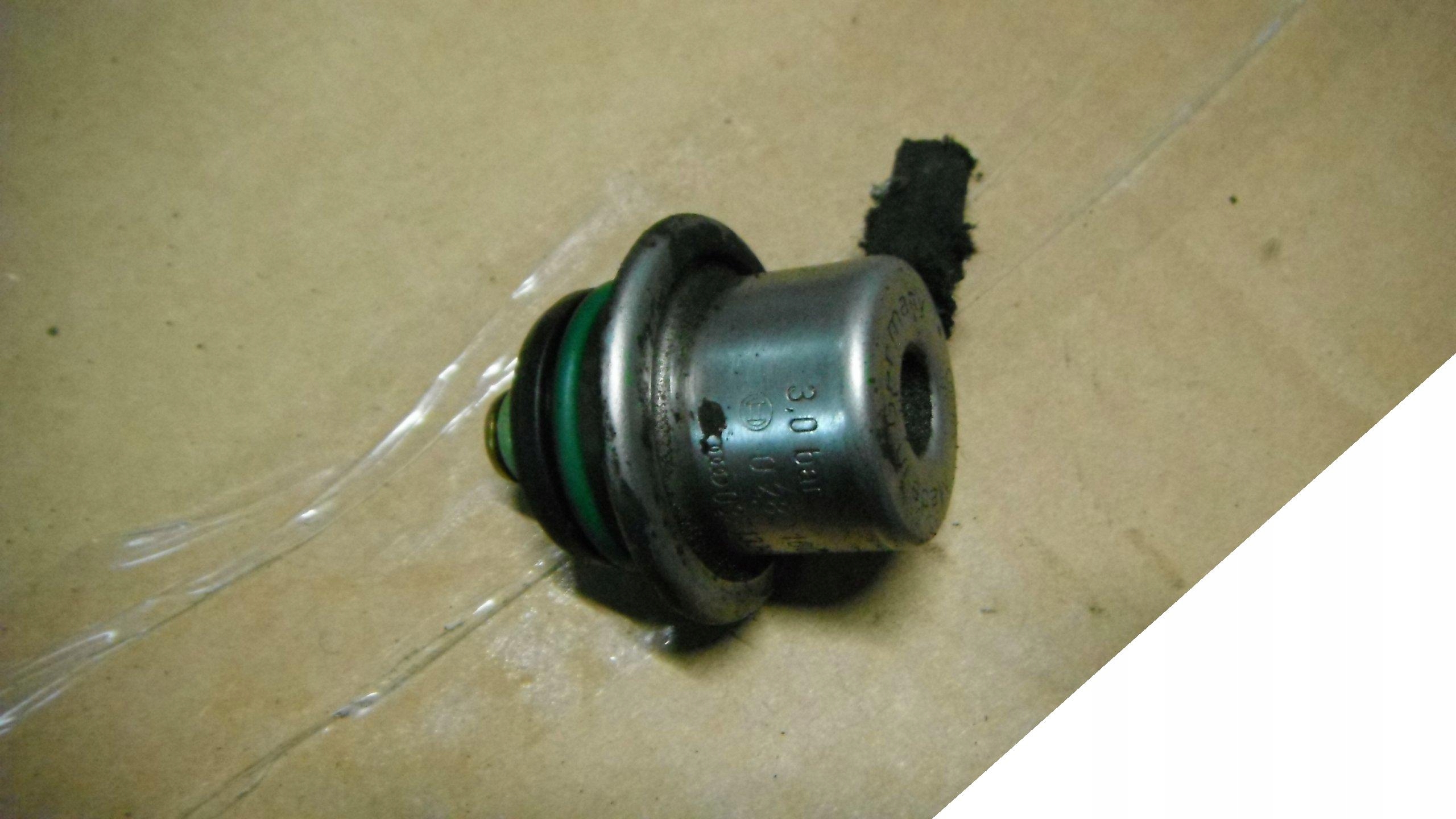 VW POLO LUPO 1.4 94- ZAWÓR PALIWA 0280160557