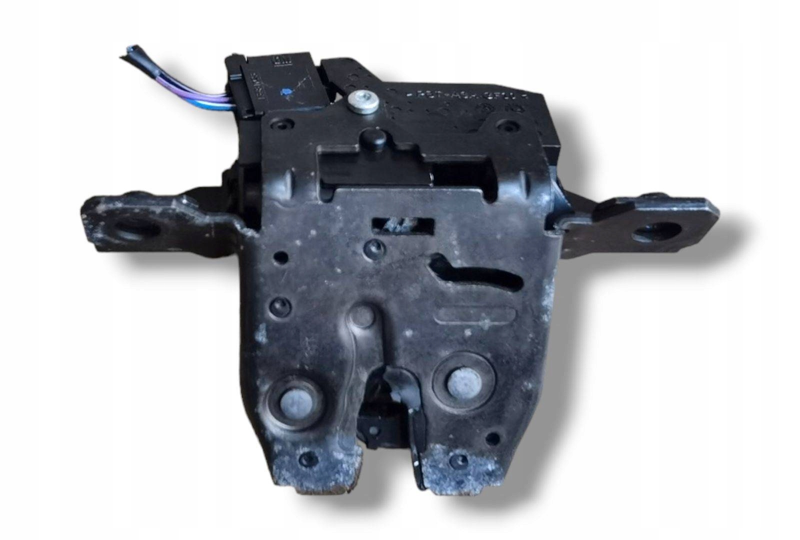 lock bonnet boot Opel Astra J 2011 13581023