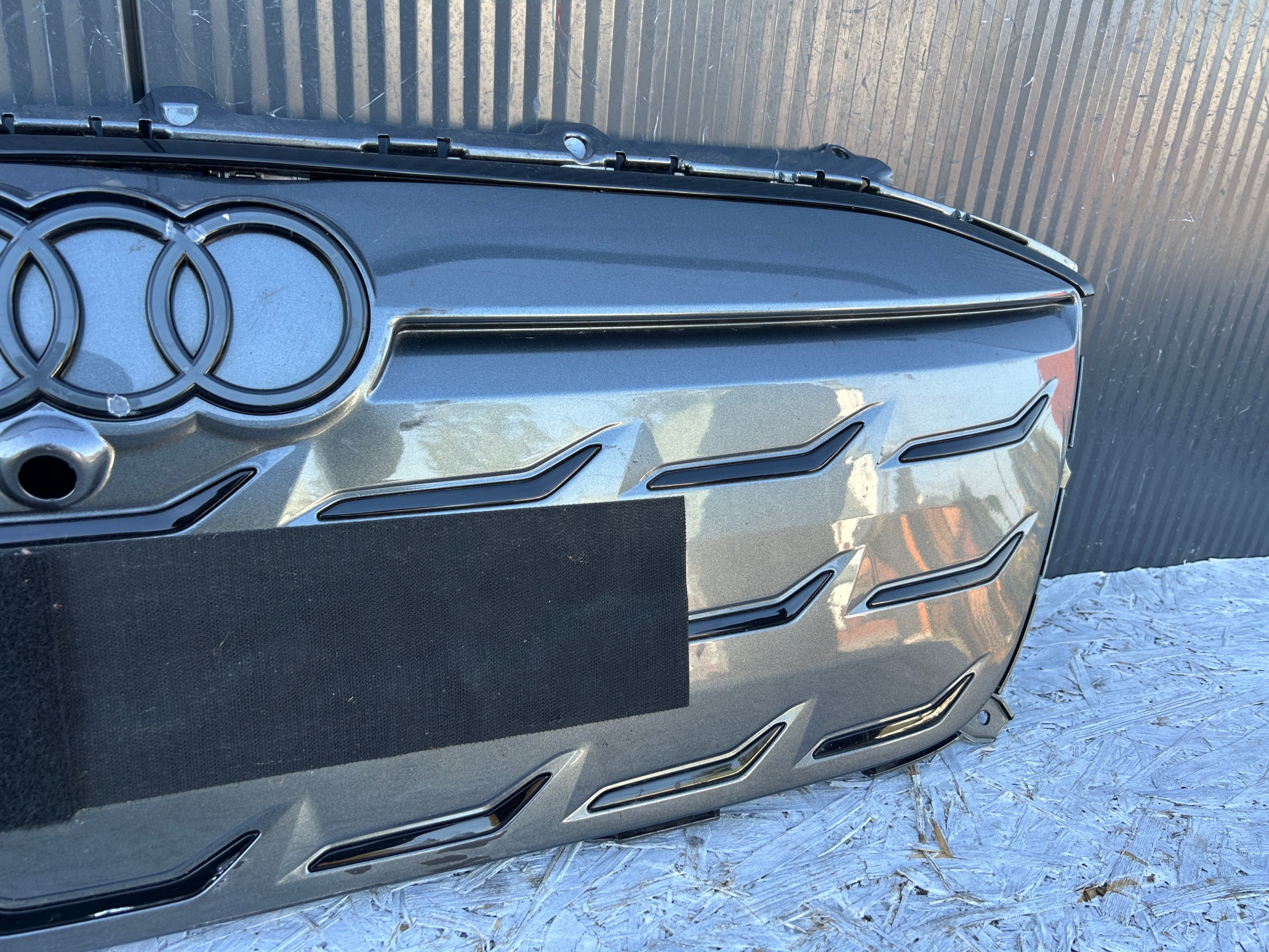 maska maska nárazníka predok AUDI A6 E-TRON S-LINE 85E853653B