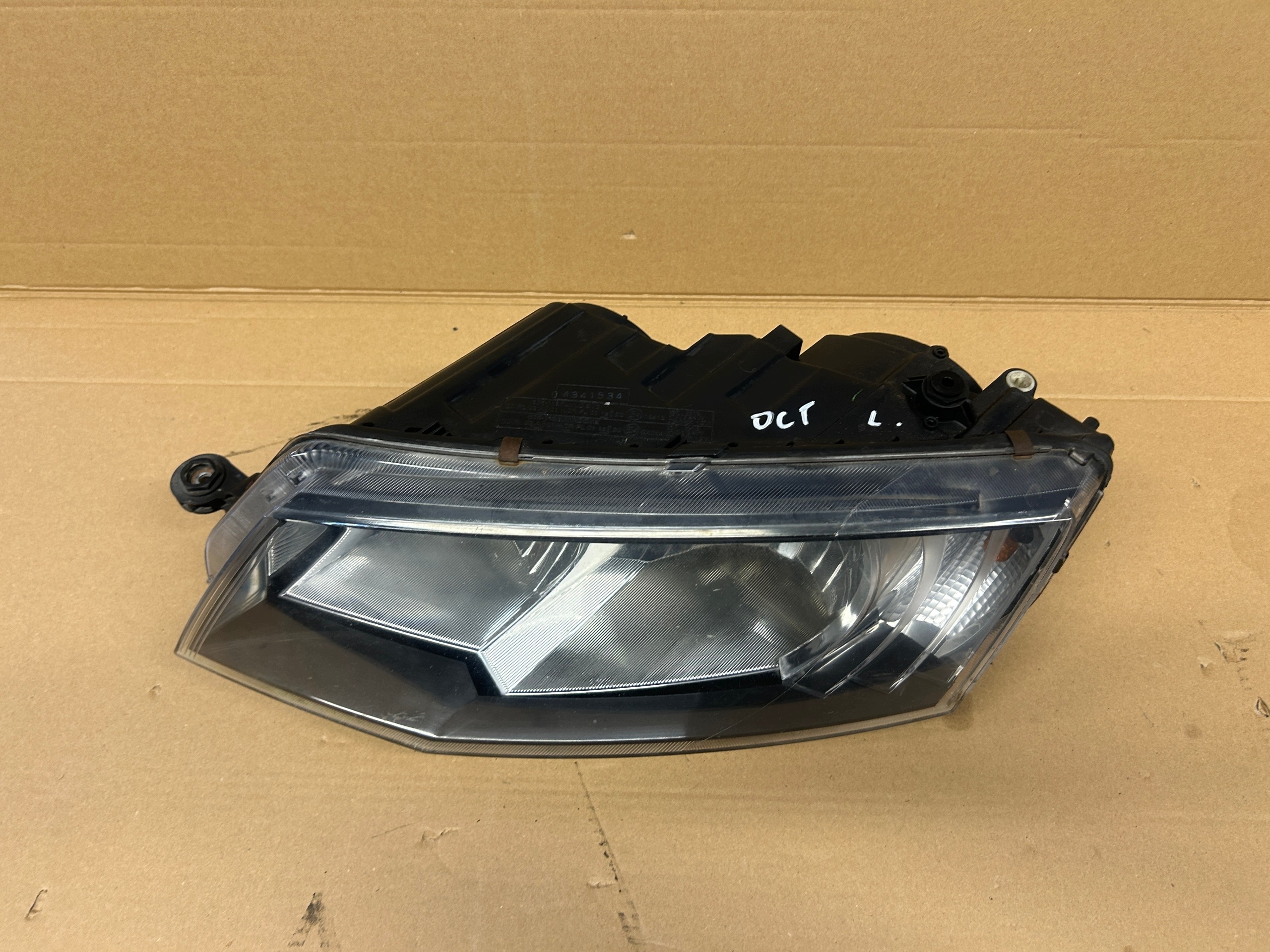 SKODA OCTAVIA III light left front