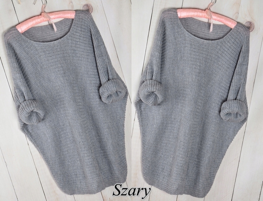 LUŹNY MIĘCIUTKI SWETER ODKRYTE RAMIĘ OVERSIZE105 Dekolt okrągły