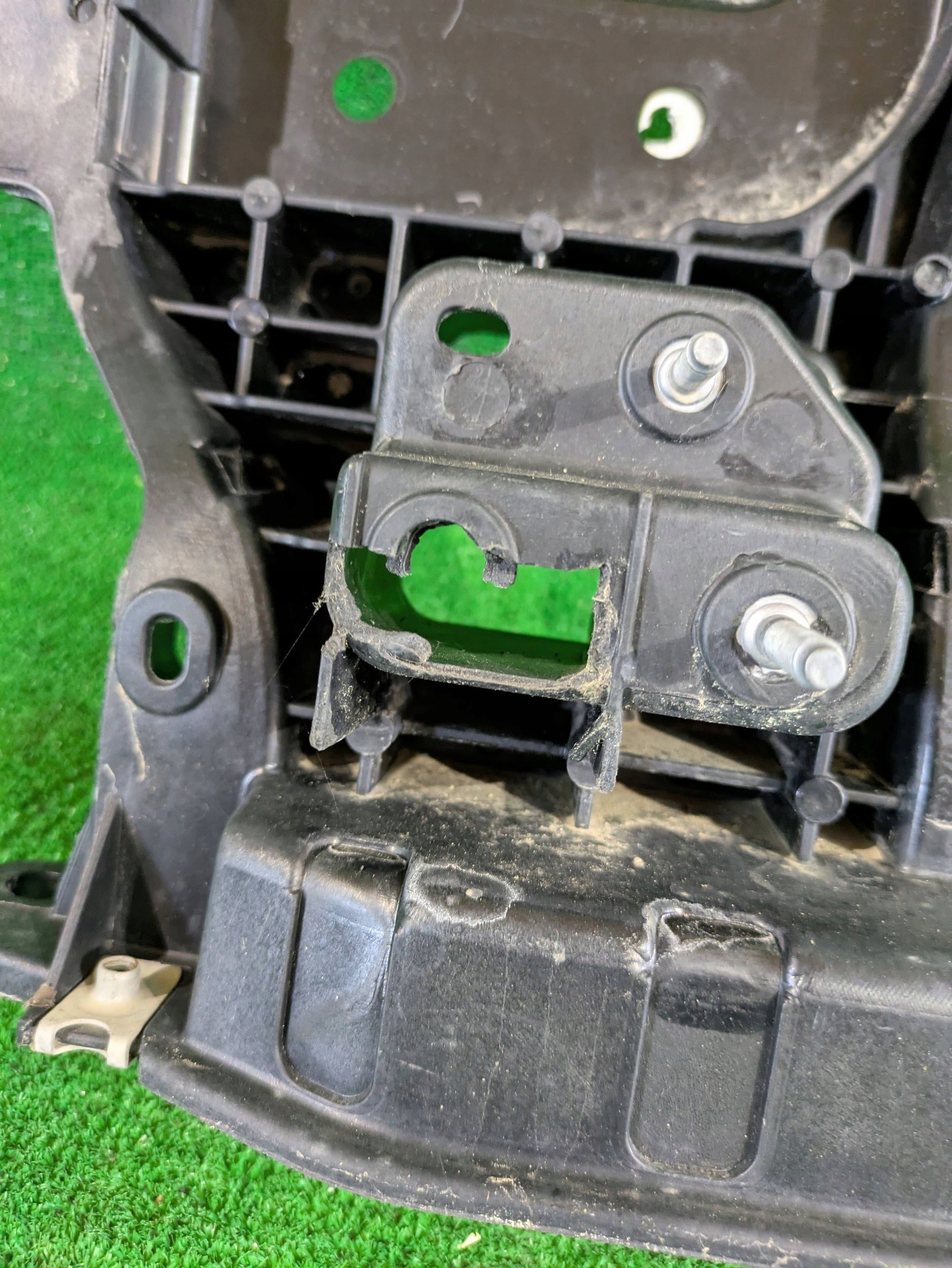 support panel for radiators pillar iron KIA SPORTAGE V