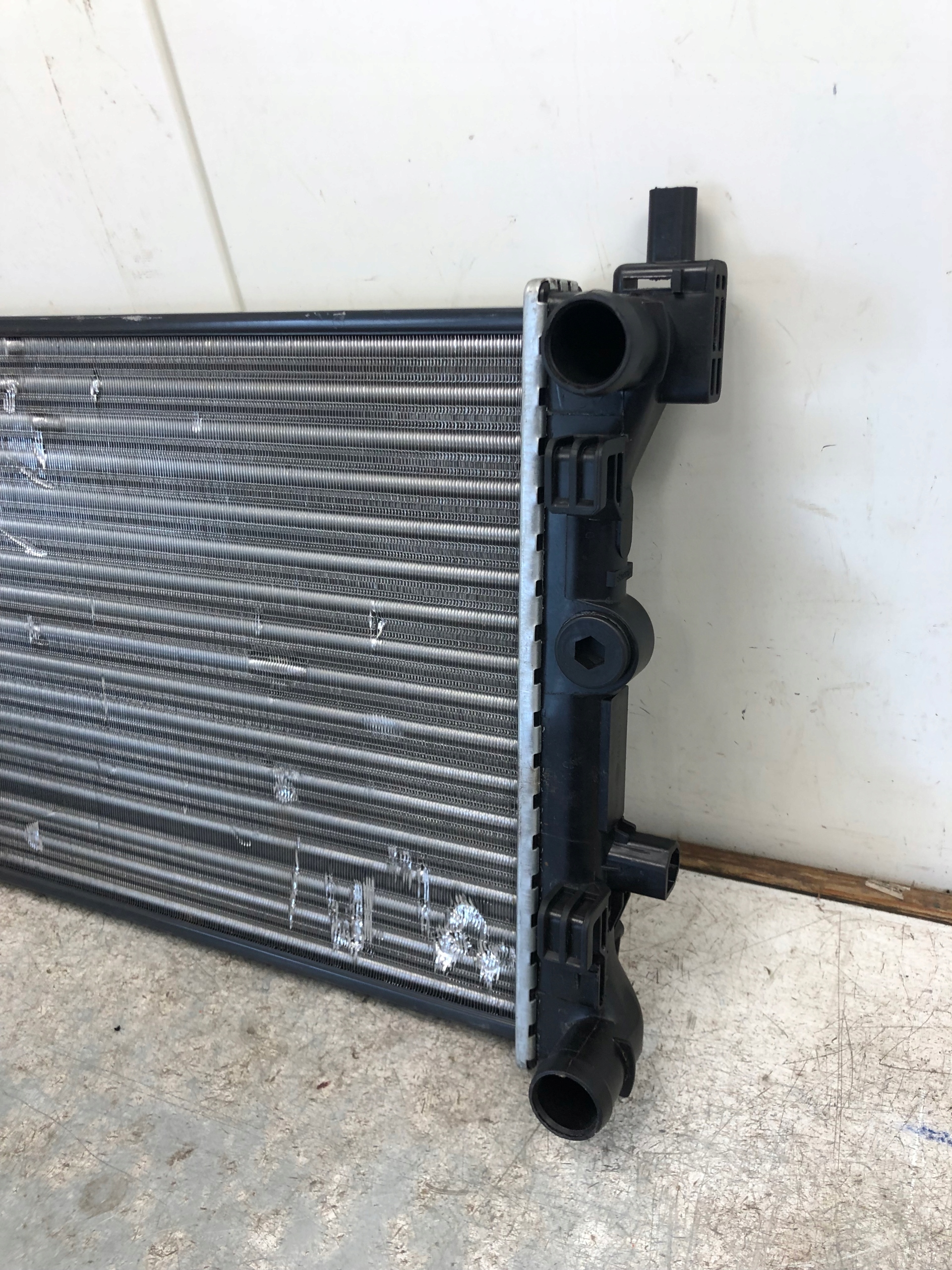 intercooler radiator HAJUS 1211137 VW POLO 6R