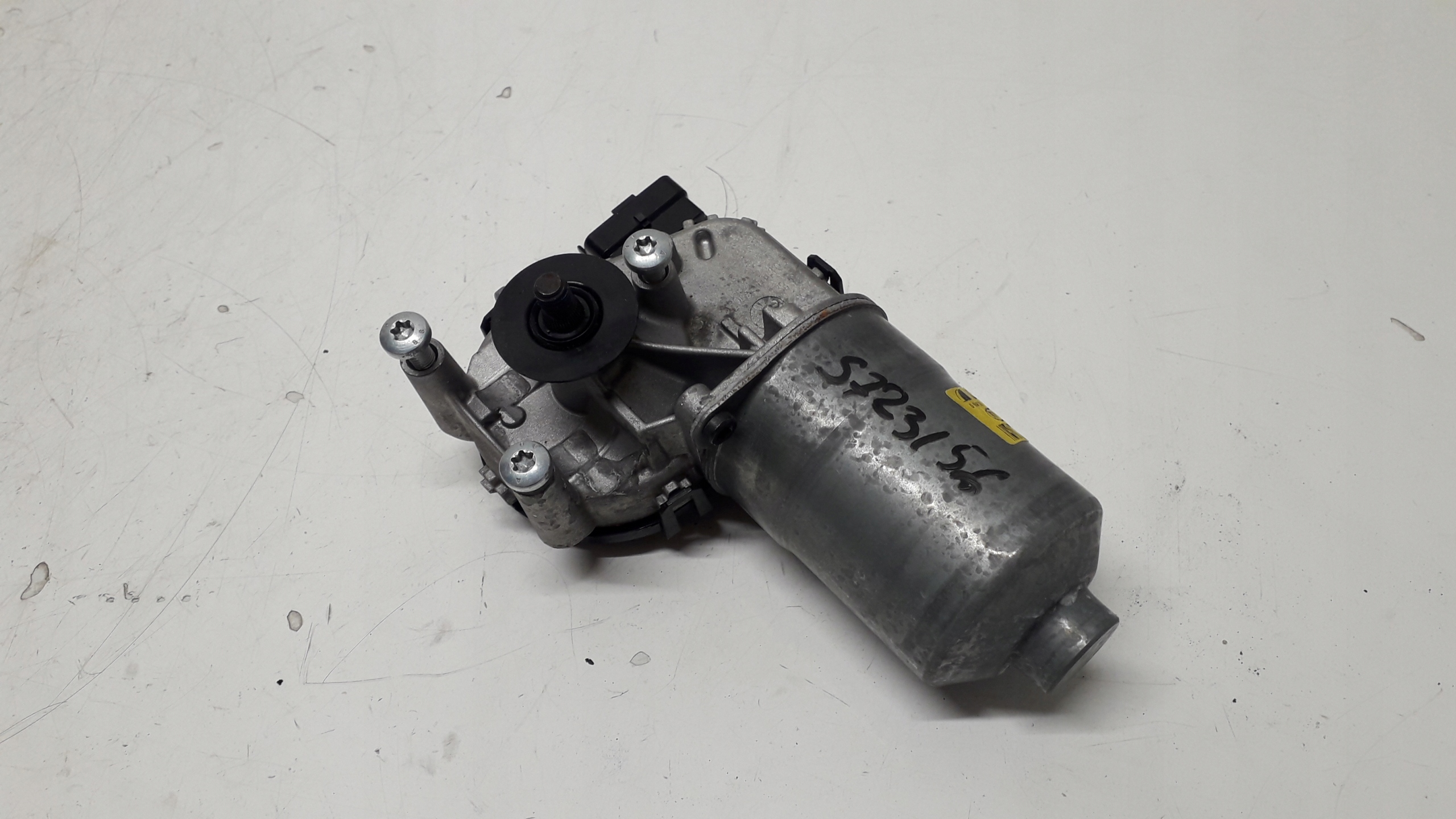 KIA SORENTO 4 IV SILNICZEK WYCIERACZEK PRZÓD