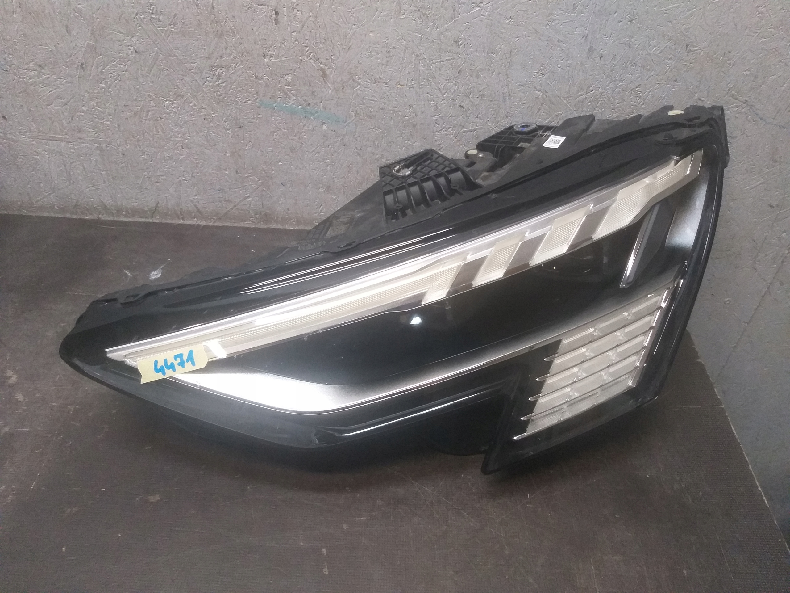 light lights front right left AUDI A3 8Y FULL LED 8Y0941036 8Y0941035