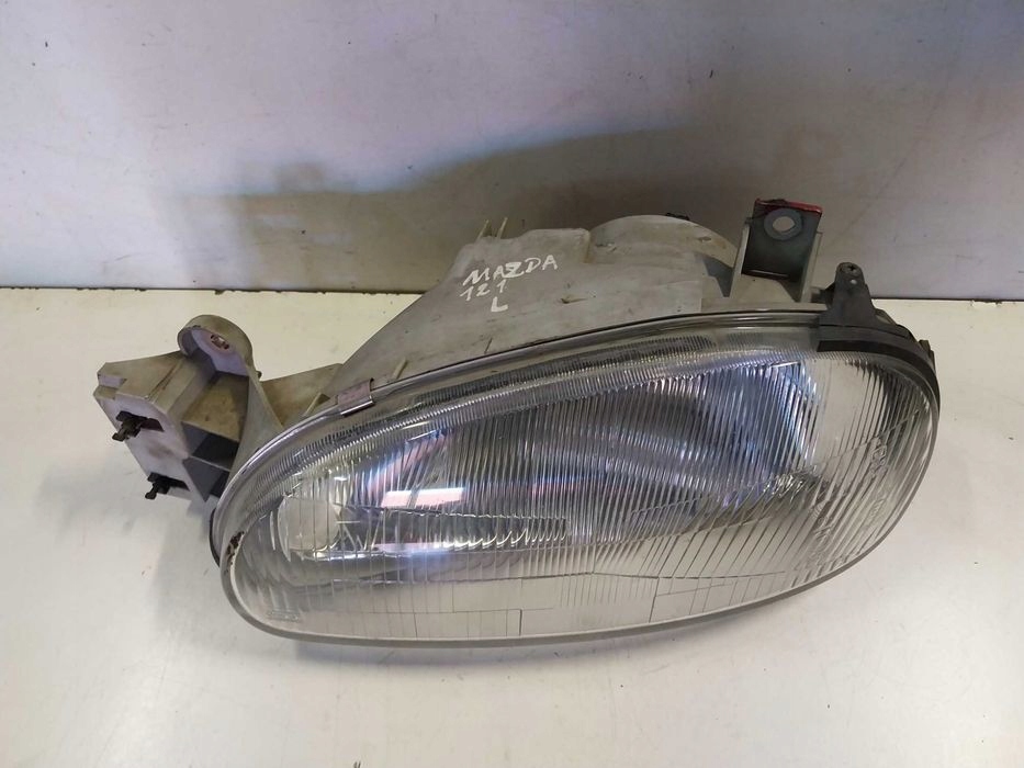 Licht links vorne Mazda 121 Europa