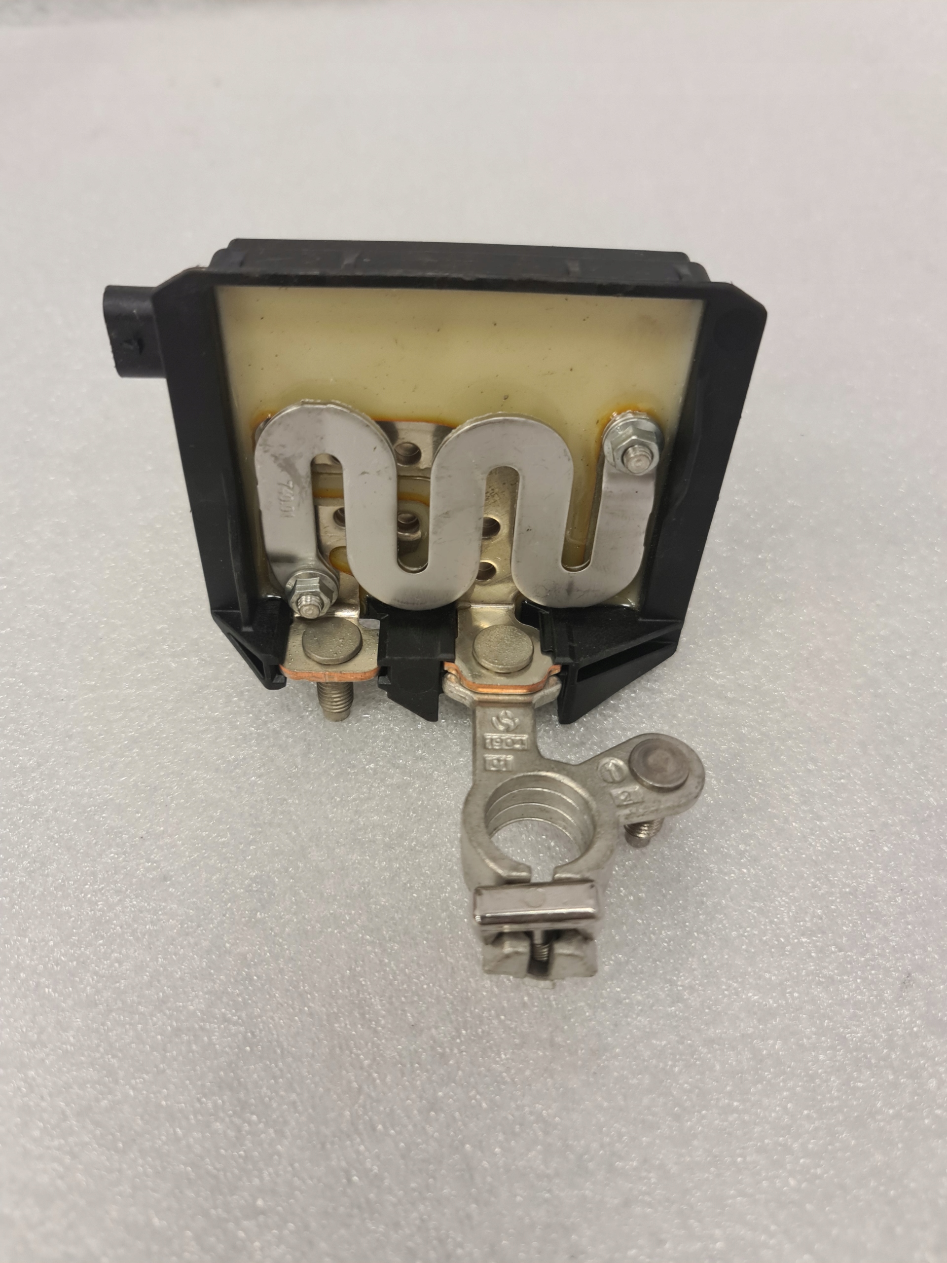 Клема батареи предохранитель Mercedes A0009061505