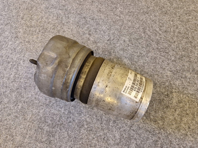 PORSCHE PANAMERA 970 97034305211 АМОРТИЗАТОР ПЕРЕДНИЙ