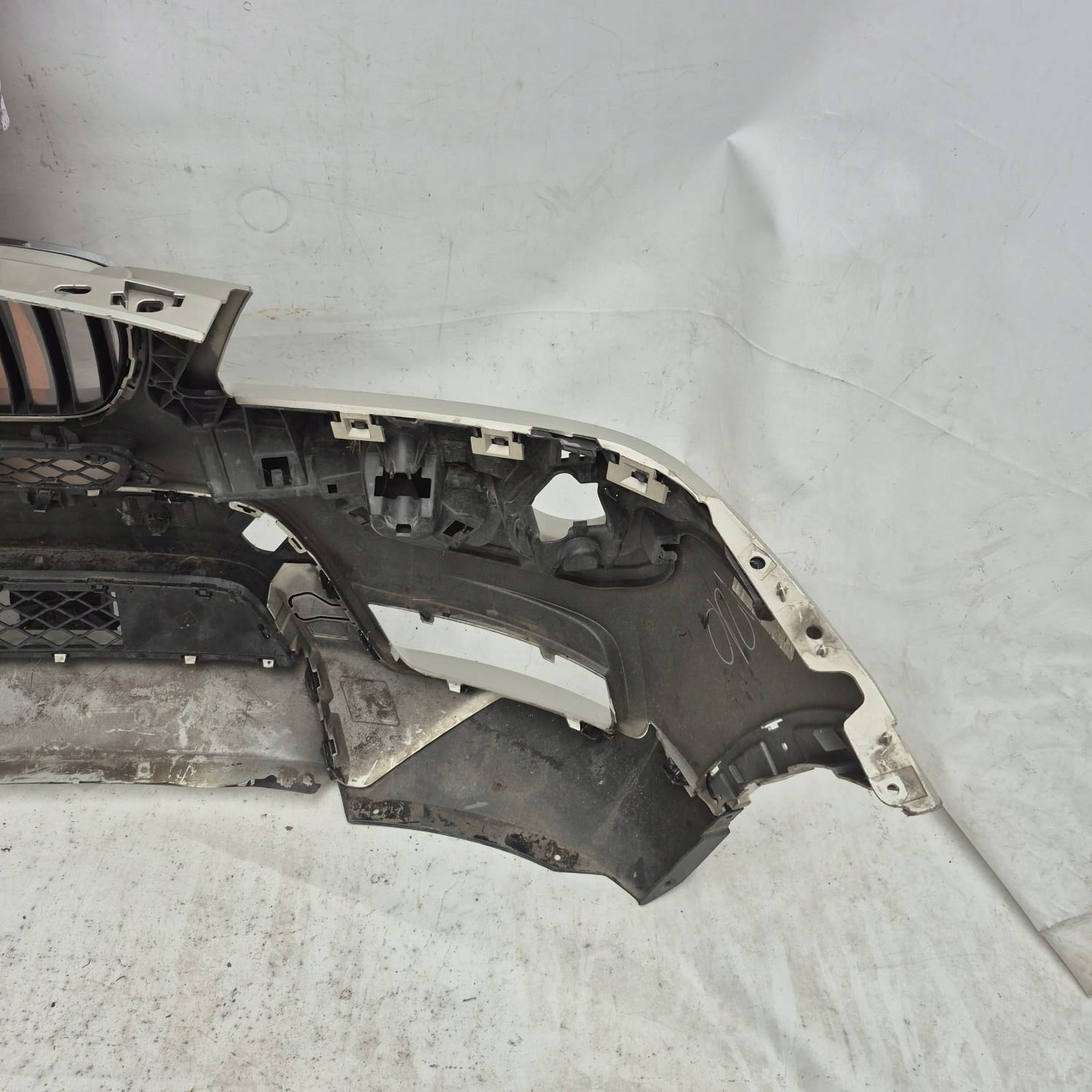 BMW X3 F25 10-14 bumper front front washer PDC