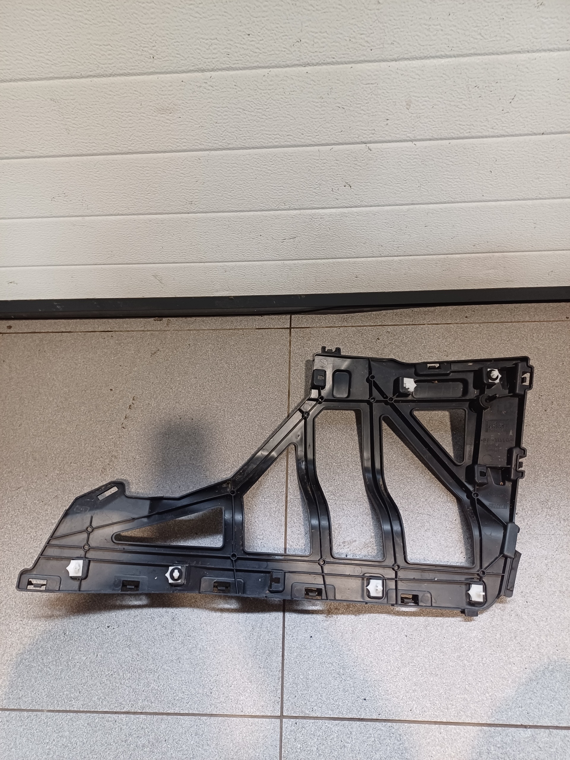 bumper bracket left rear part FORD S- MAX II MK2 EM2B-R423A40-PIA3