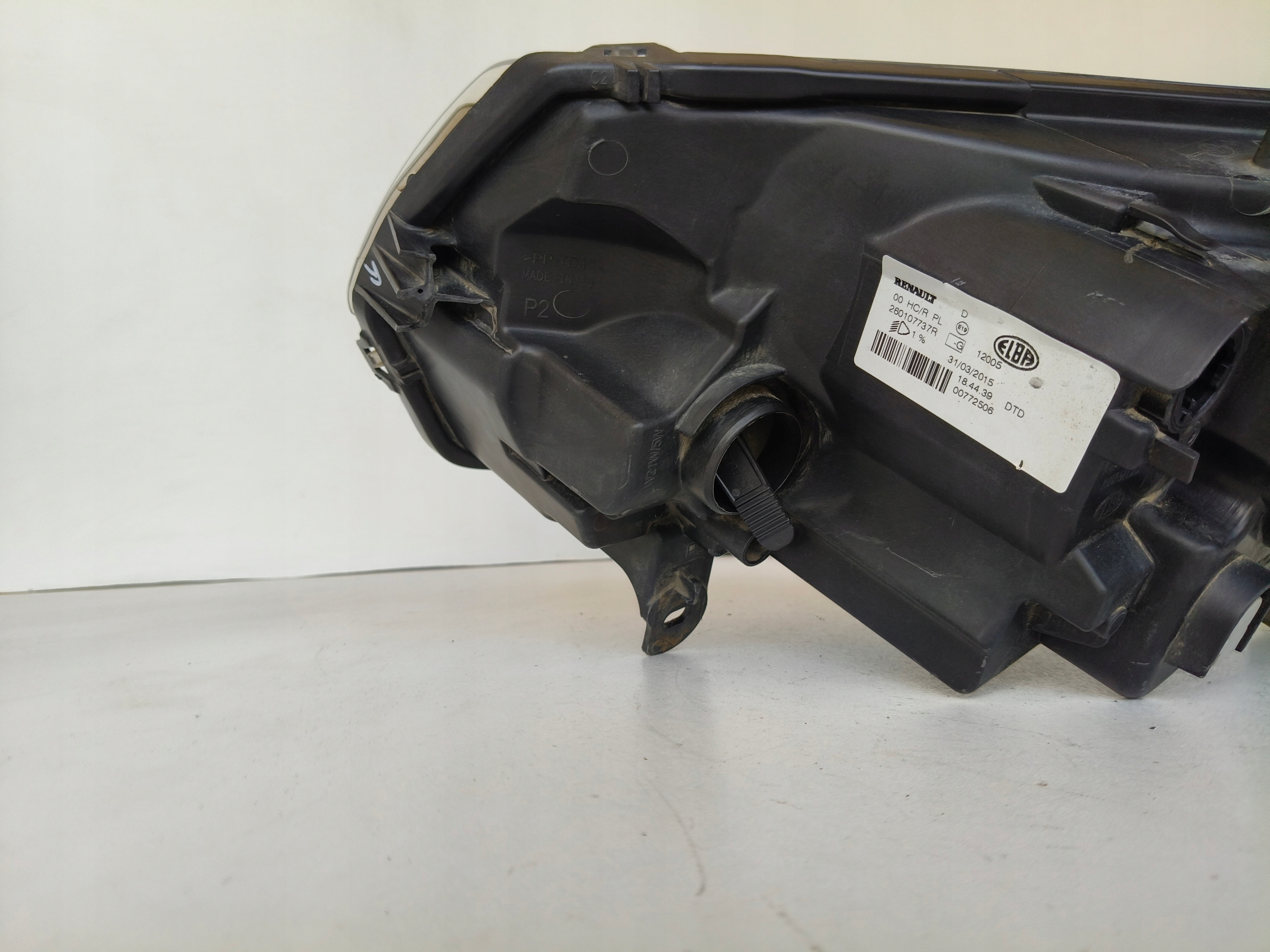 light right REFLEKTOR DACIA SANDERO II 12-16 LOGAN