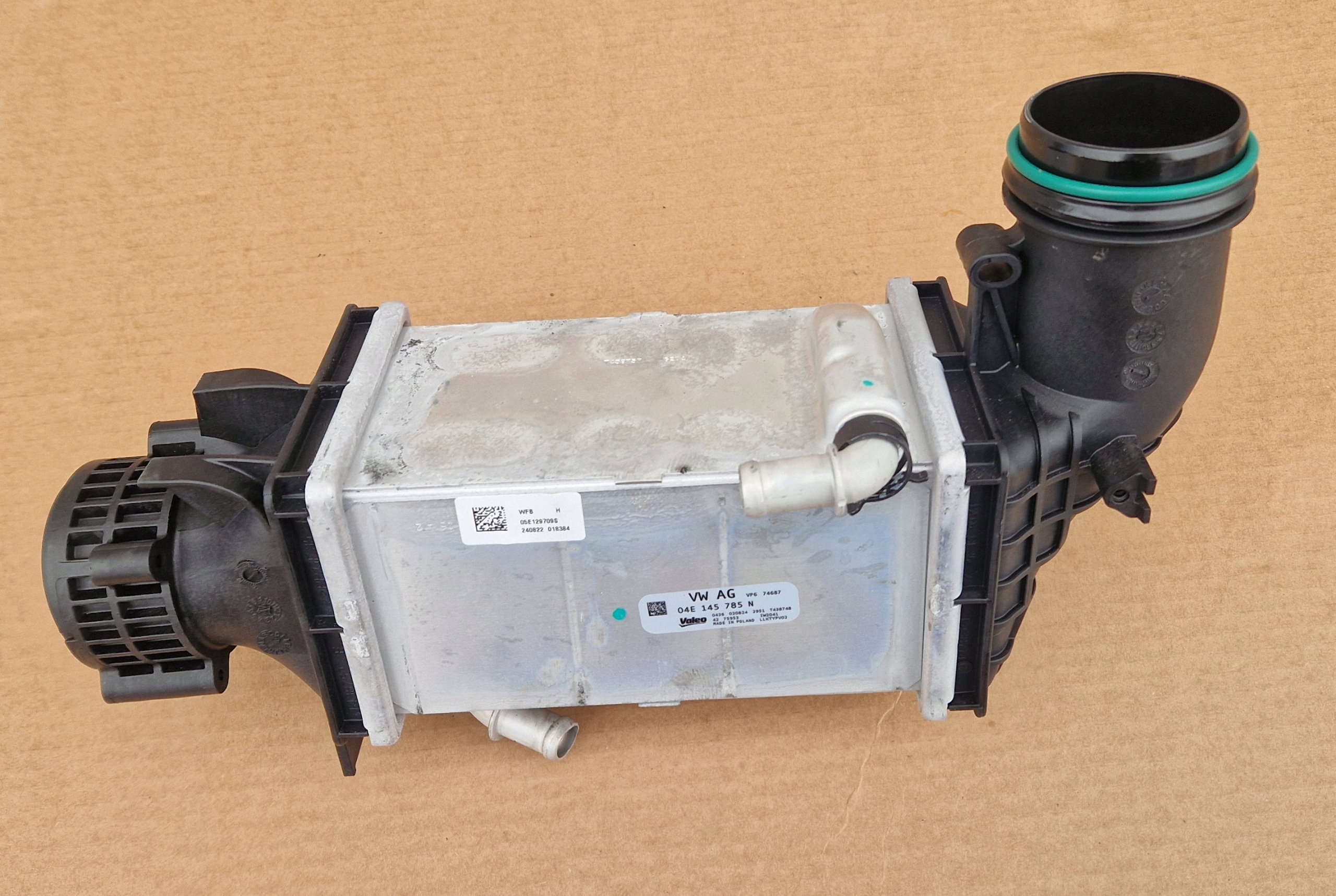 radiator intercooler 04E145785N VW SKODA IDEAL