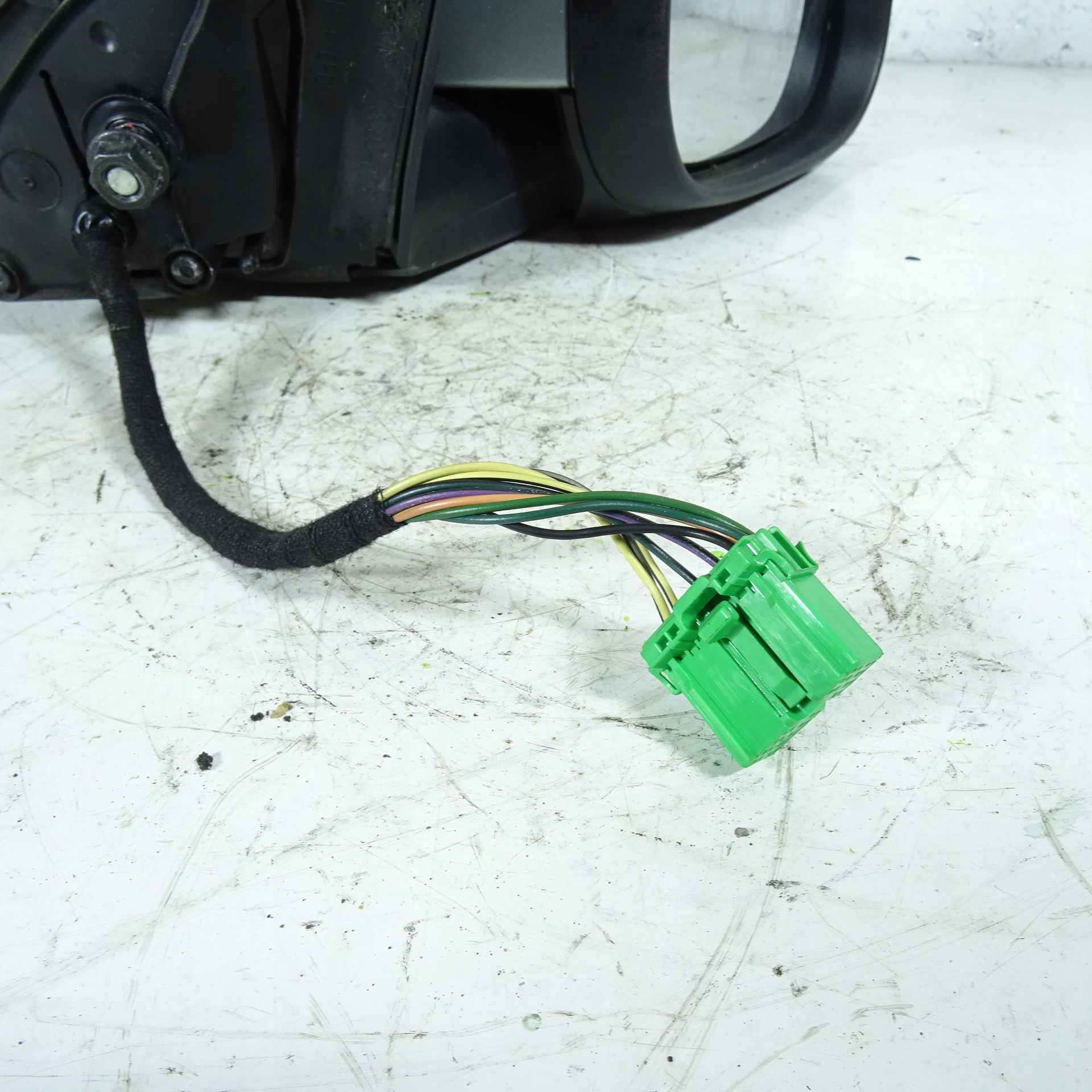 VOLVO S60 and LIFT mirror right electrics 9PIN 477-46