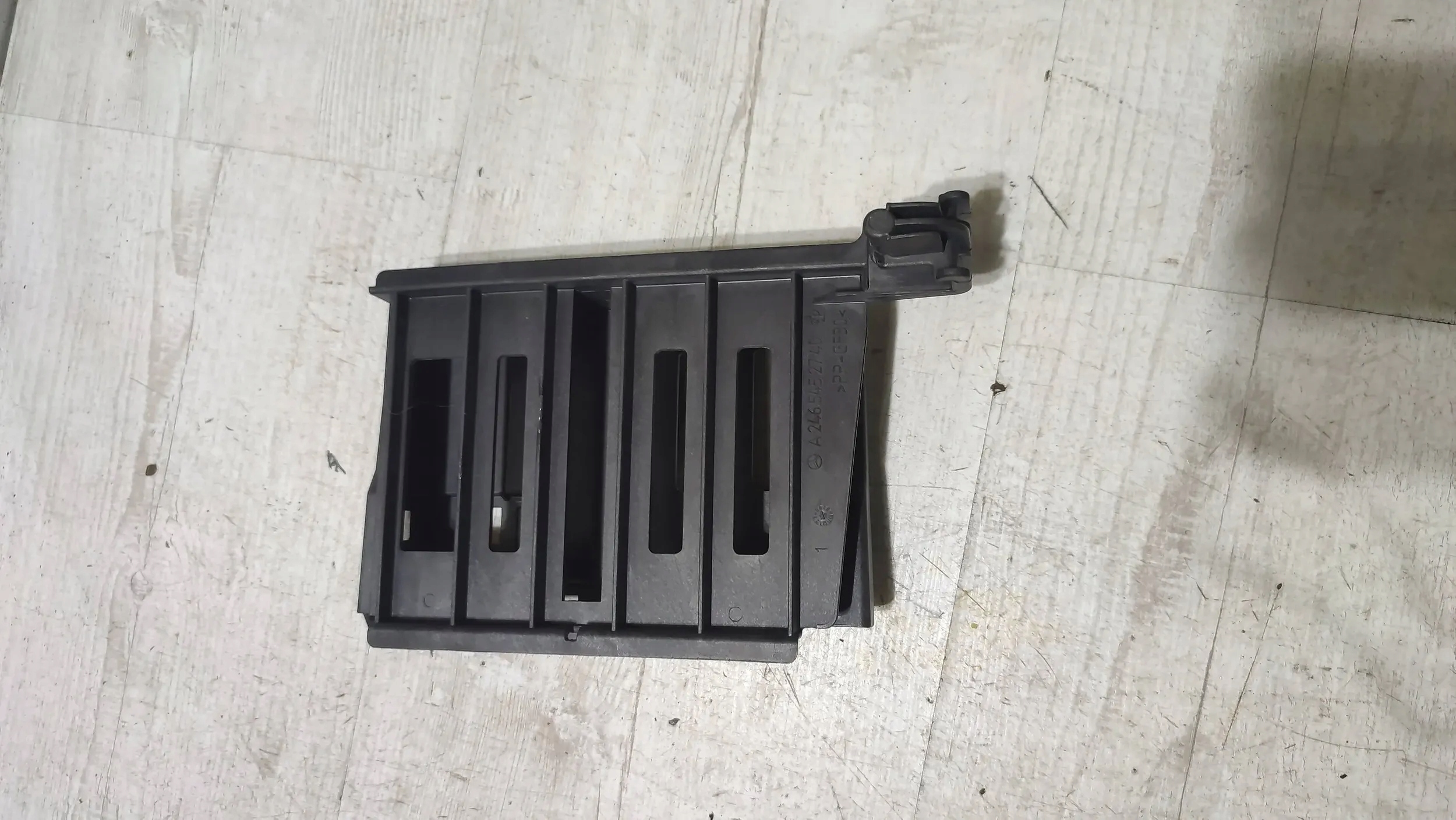 Mercedes-Benz A-classa W176 17r. 1.5cdi bracket, holder