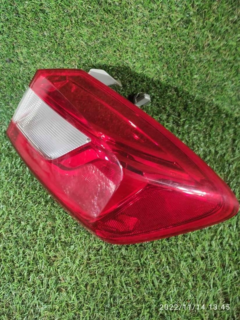 light rear right side Chevrolet Cruze 2017 GM84078119