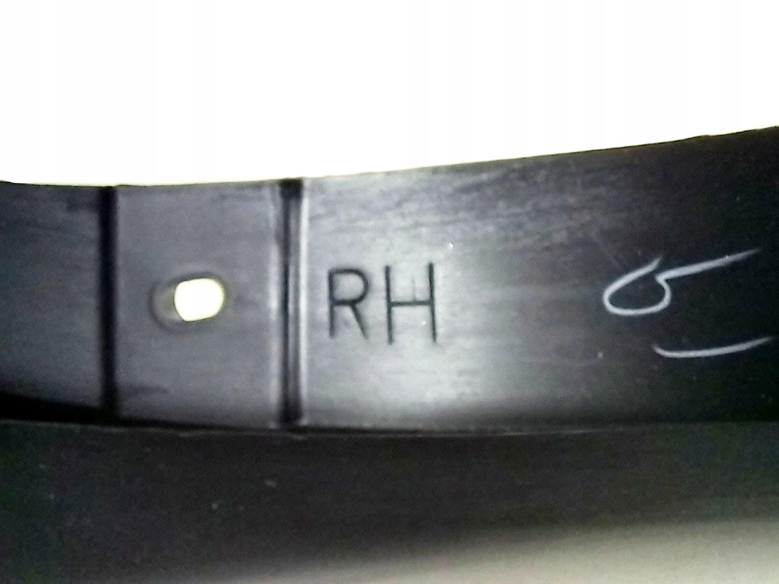 RAV4 01-05 CHLAPACZE TYLNYCH KÓŁ TYŁ TYLNE Producent części Toyota OE