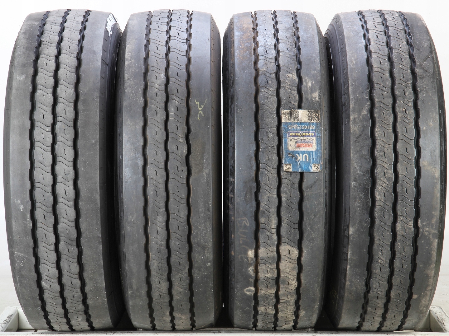 4x 245 / 70R19. 5 Goodyear Kmax T (UK014A)