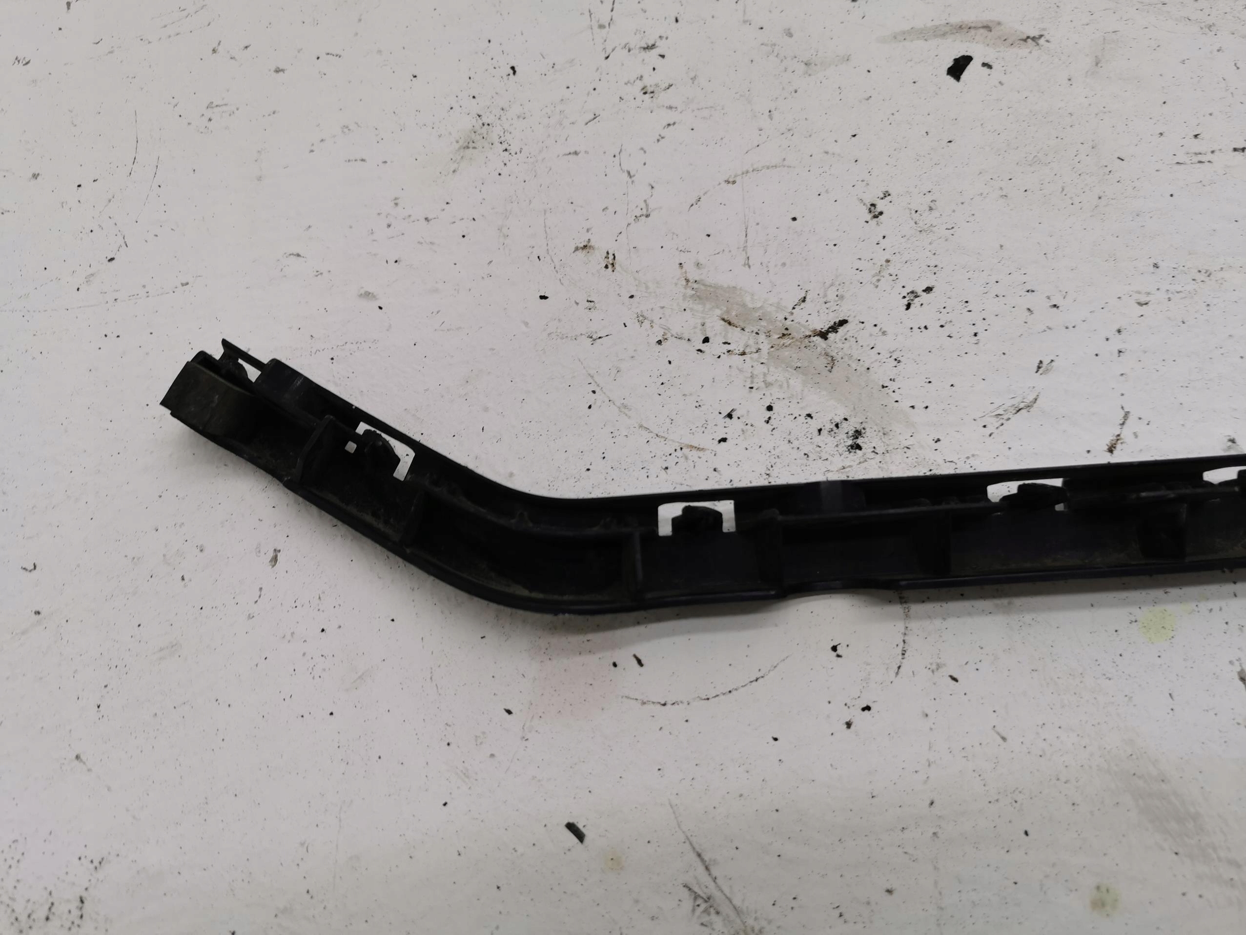 bumper bracket right rear part MERCEDES E-KLASA W207