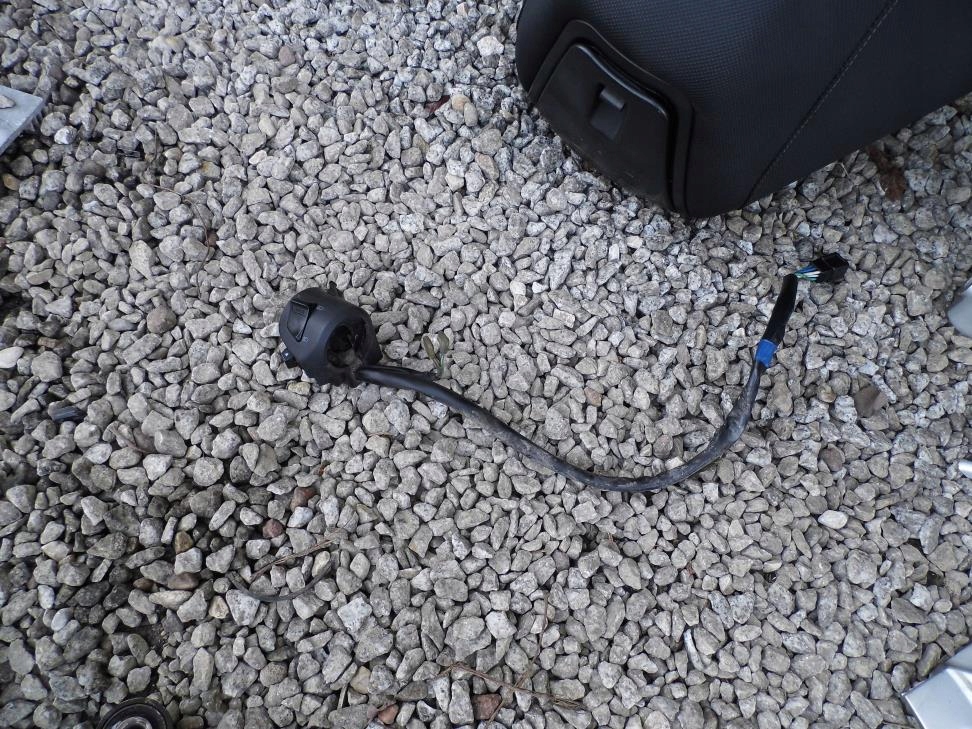 KYMCO XCITING 500 PRZEŁĄCZNIK LEWY