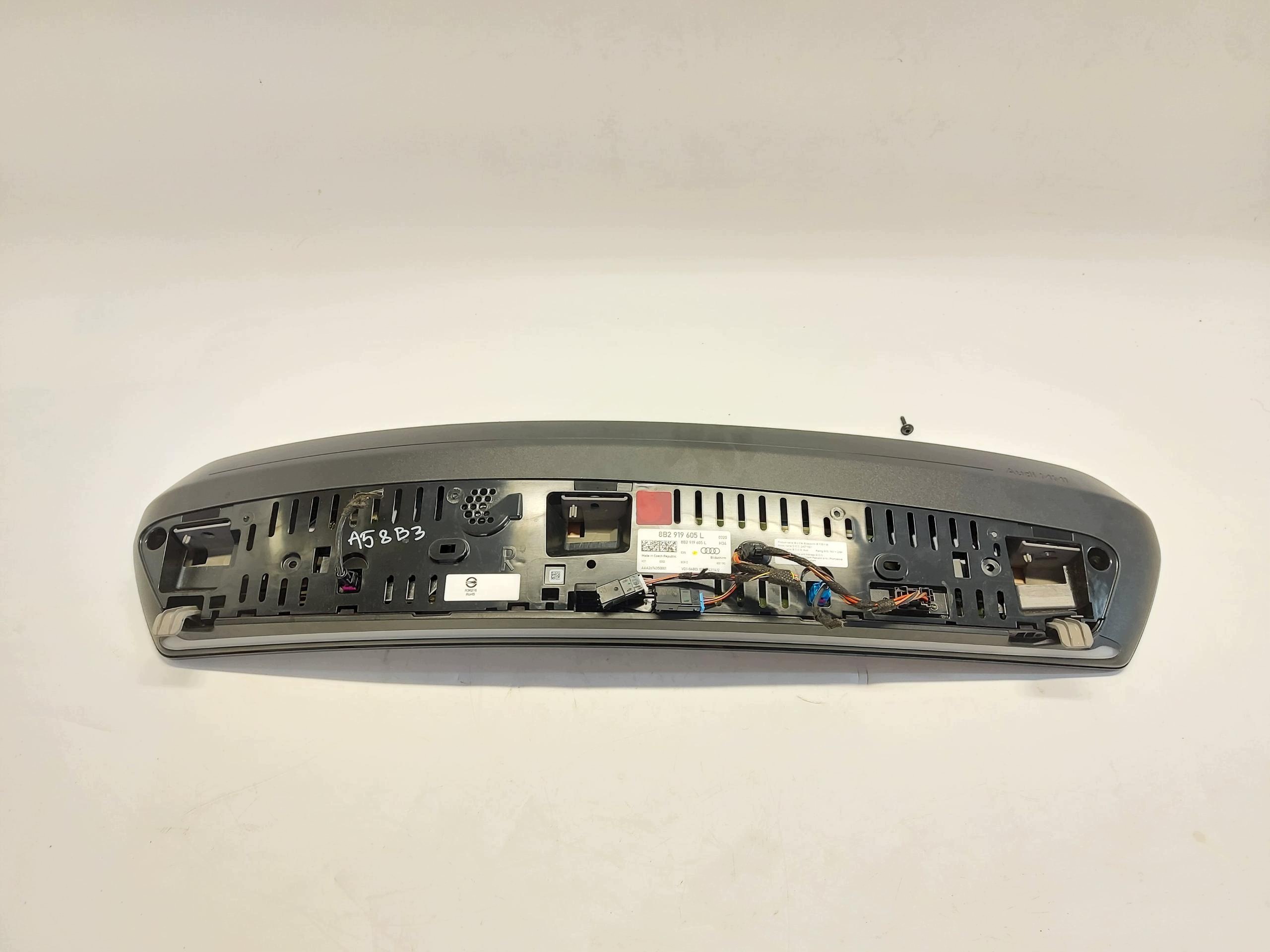 AUDI A5 8B3 AVANT Ekran display dials 8B2919605L RHD