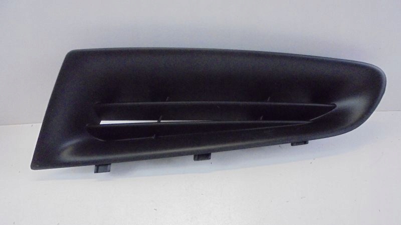 CLIO III KRATKA ATRAPA GRILL ZDERZAKA Part number 8200682311