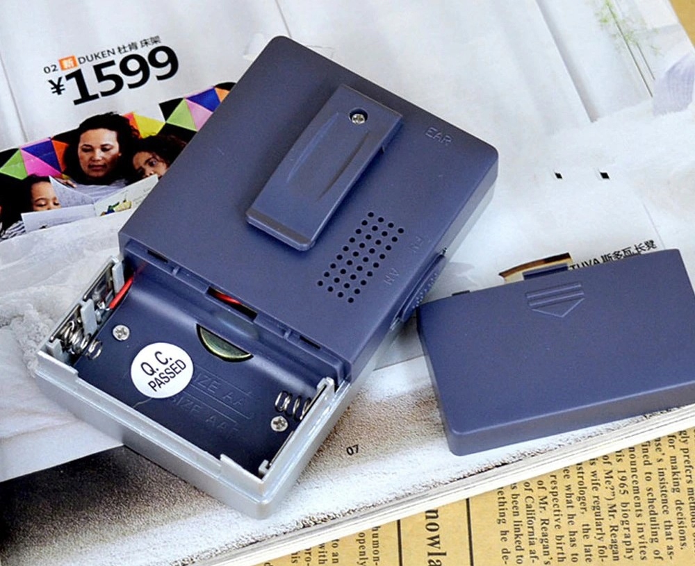 MINI RADIO PRZENOŚNE AM FM + 2x BATERIA AA Model BC-R60