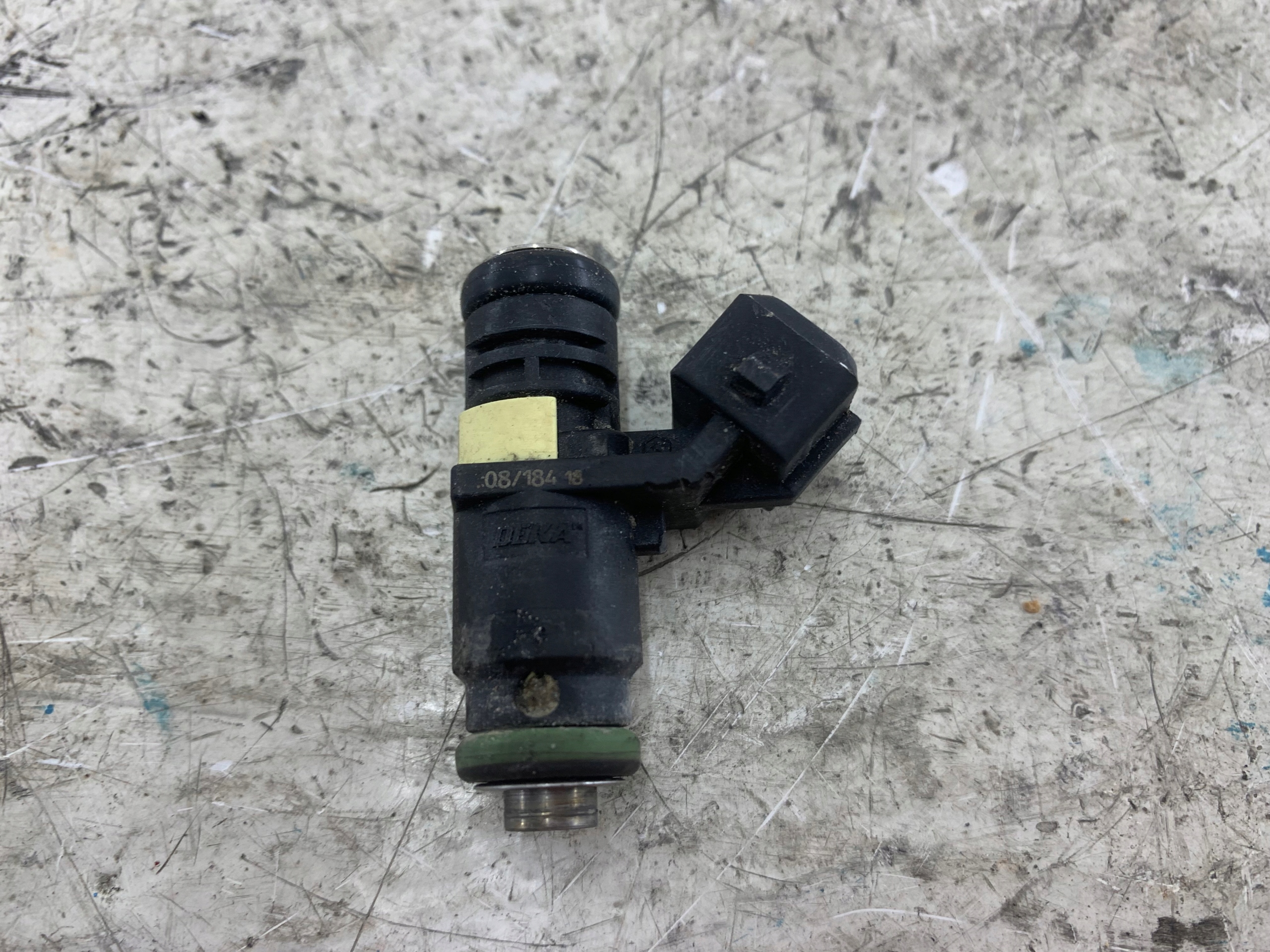 RENAULT CLIO III 1.2 injector 8200885287