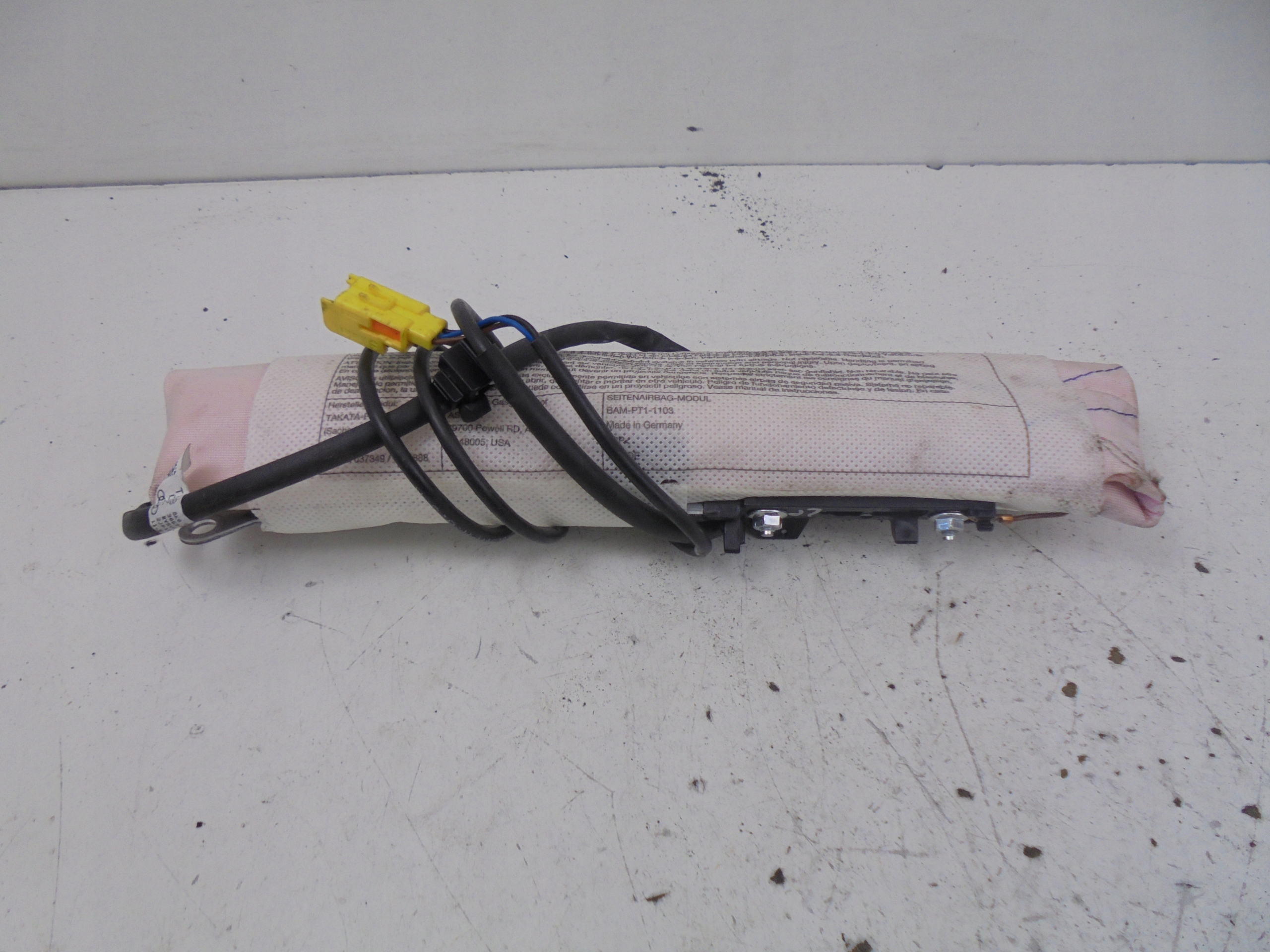 PODUSZKA FOTELA LEWY PRZÓD 8K0880241F AUDI A4 B8 Producent części Audi OE