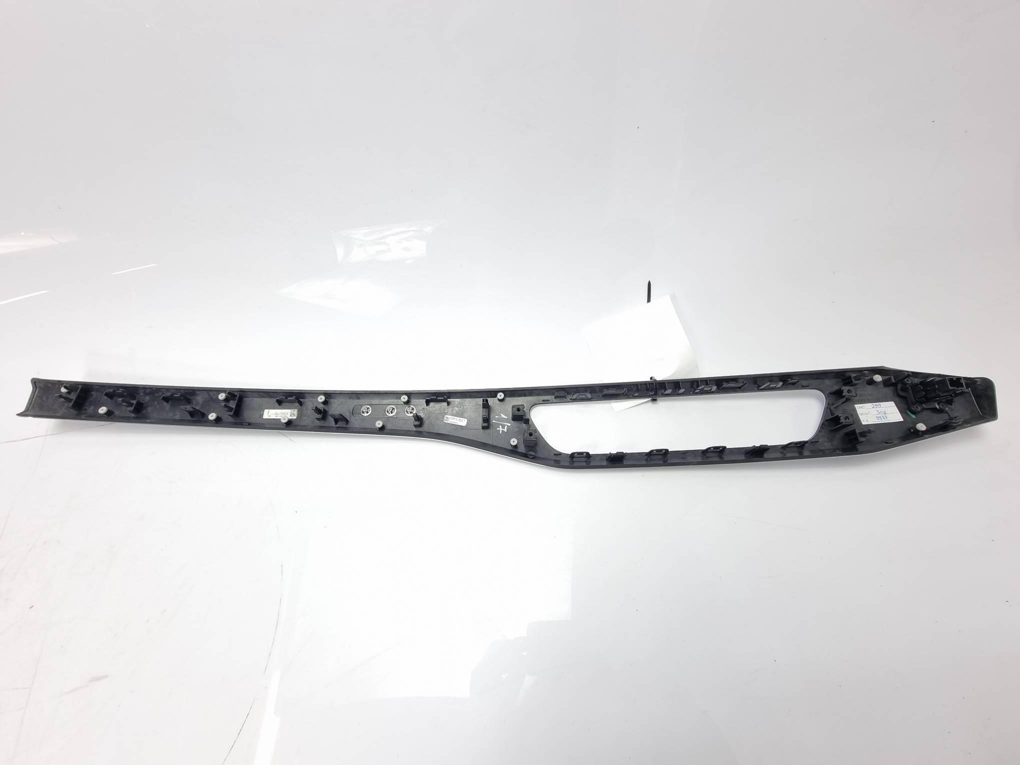 DEKOR lišta 8W1853190L AUDI A4 B9 QUATTRO