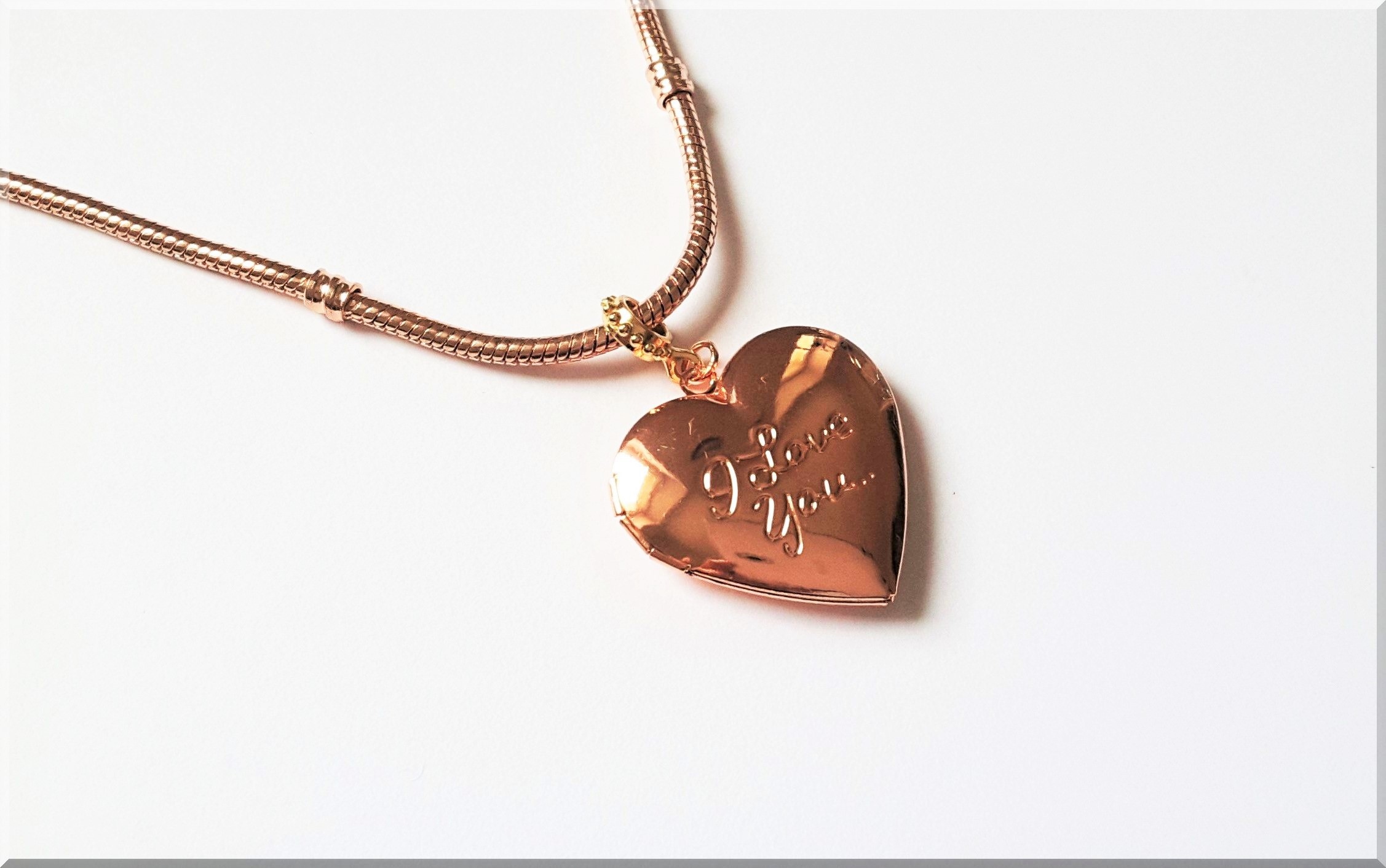 WISIOREK ZAWIESZKA OTWIERANE SERCE 01