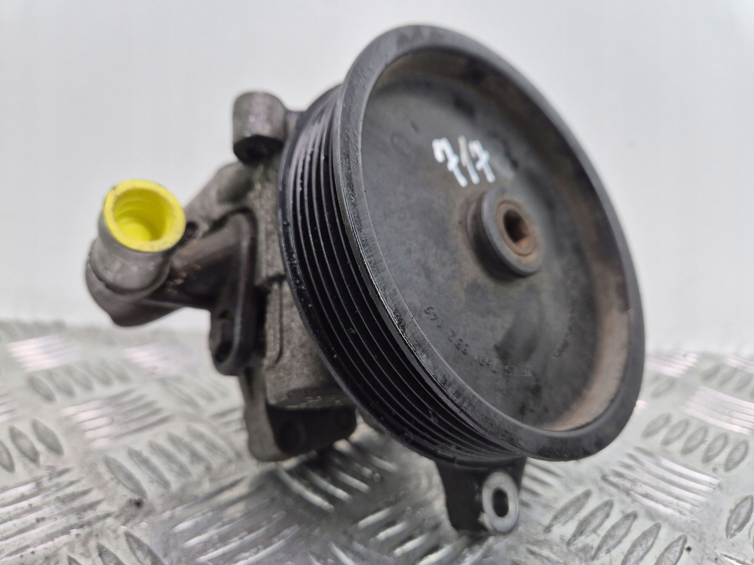 Mercedes C250 CGI W204 servo pump A0064666801 M271
