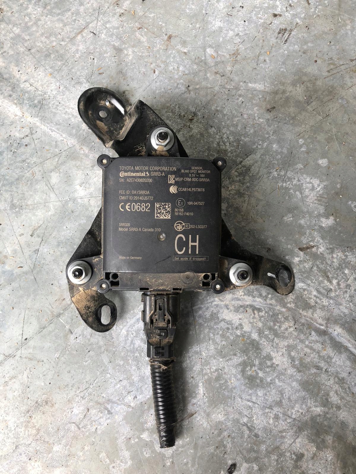 Датчик сліпих зон TOYOTA C-HR 88162-F4010