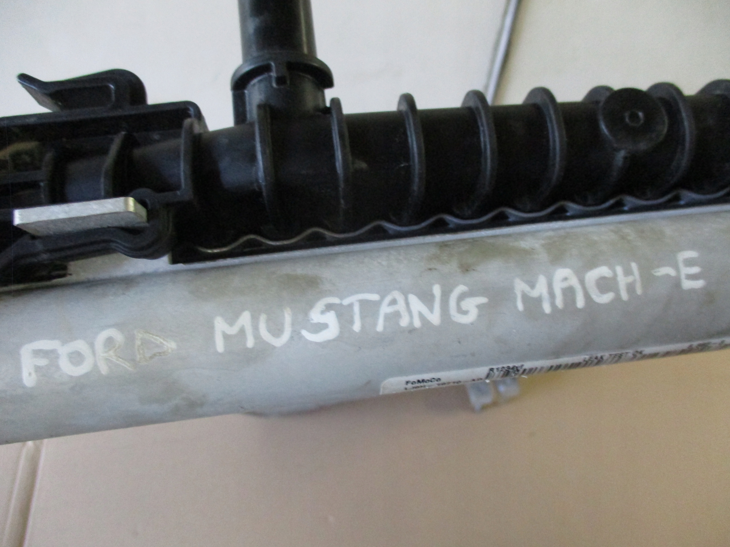 hladnjaci vode klima Ford Mustang MACH-E LJ9H19710AD LJ93-8D048-AE