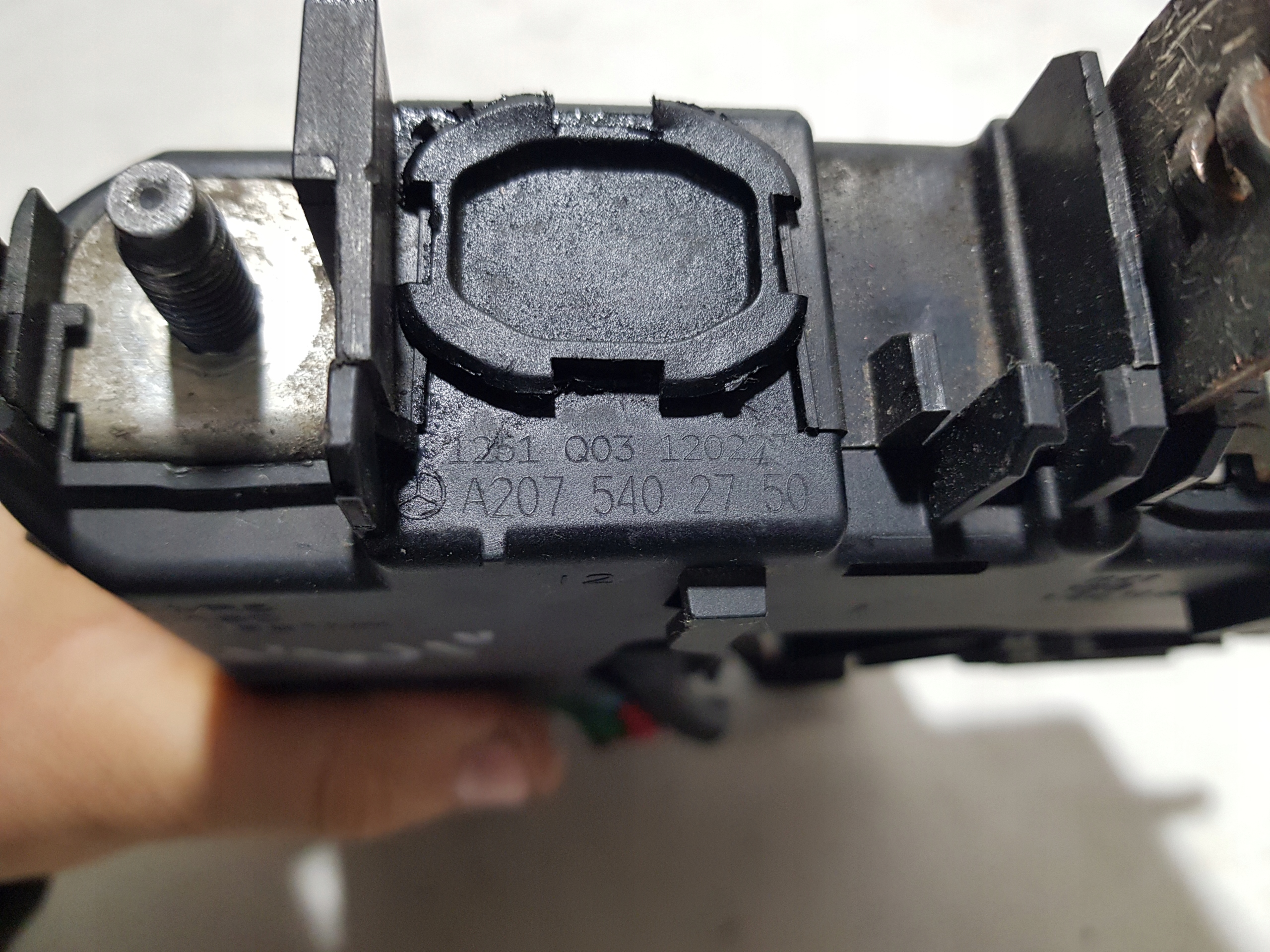 pyrotechnic clamp MERCEDES W207 A2075402750