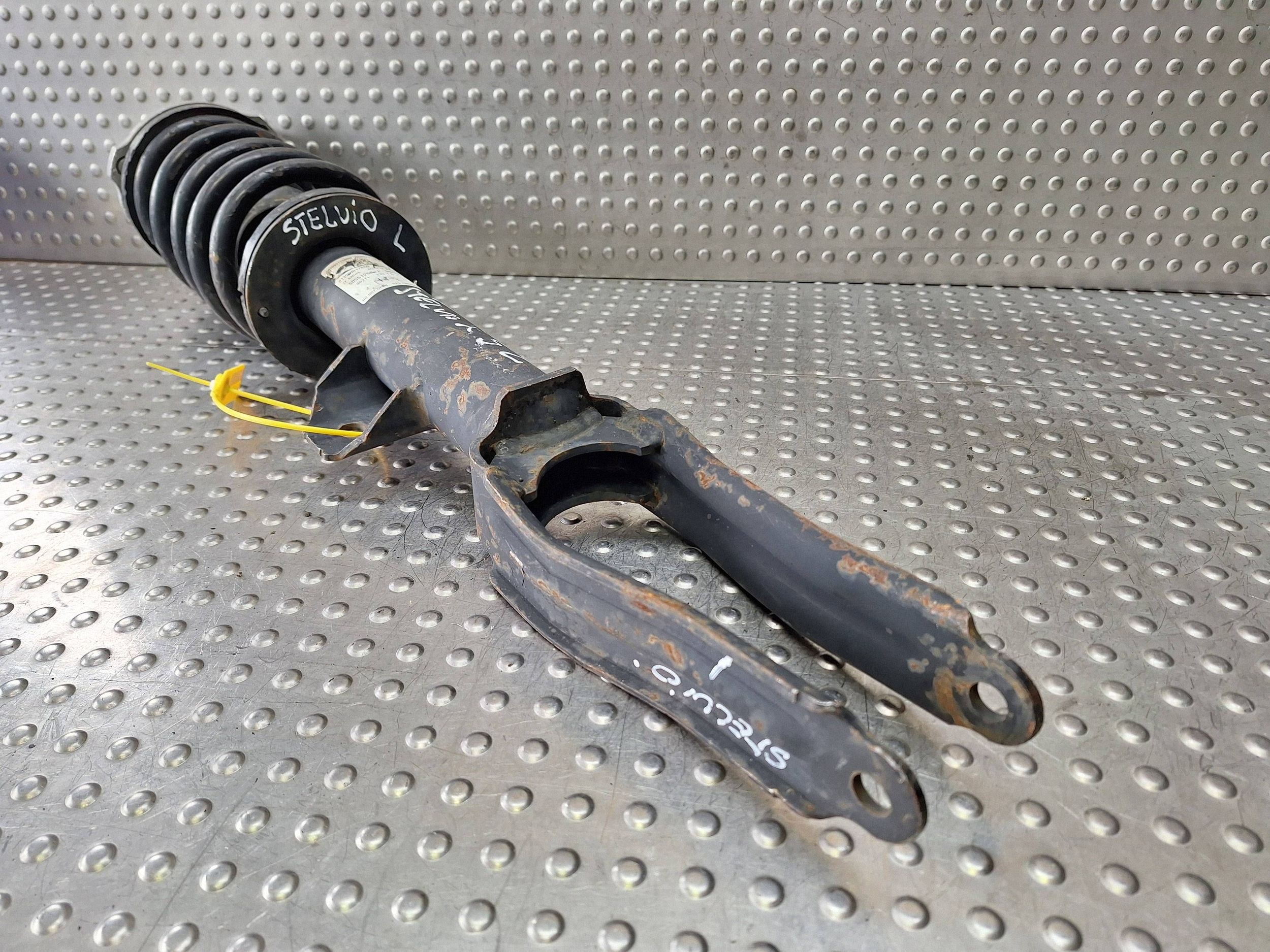 shock absorber left front ALFA ROMEO STELVIO 16- 50551258