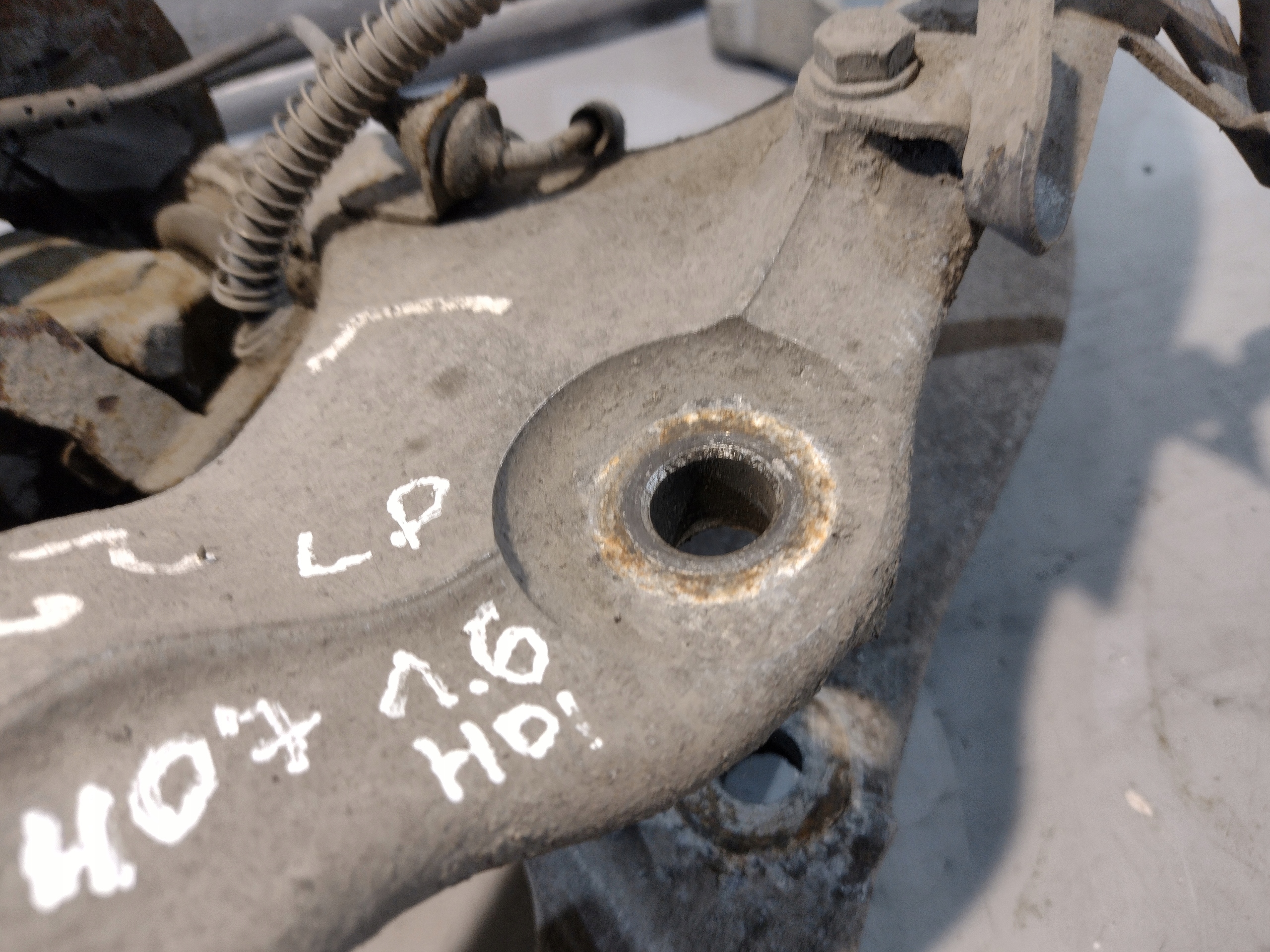 swing arm left front Peugeot 407 1,6HDI