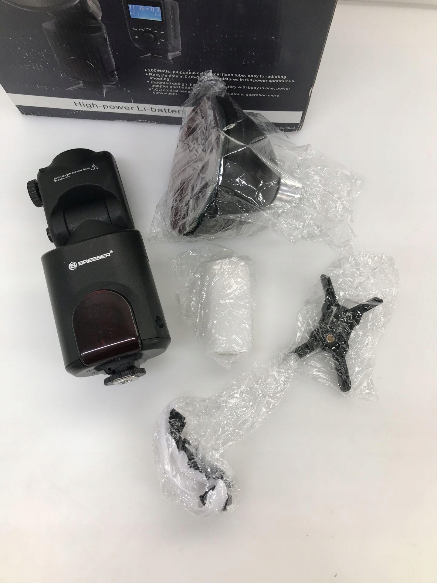 SJD-200 SPEEDLITE/STUDIO + AKUMULATOR Do aparatów marki Uniwersalna