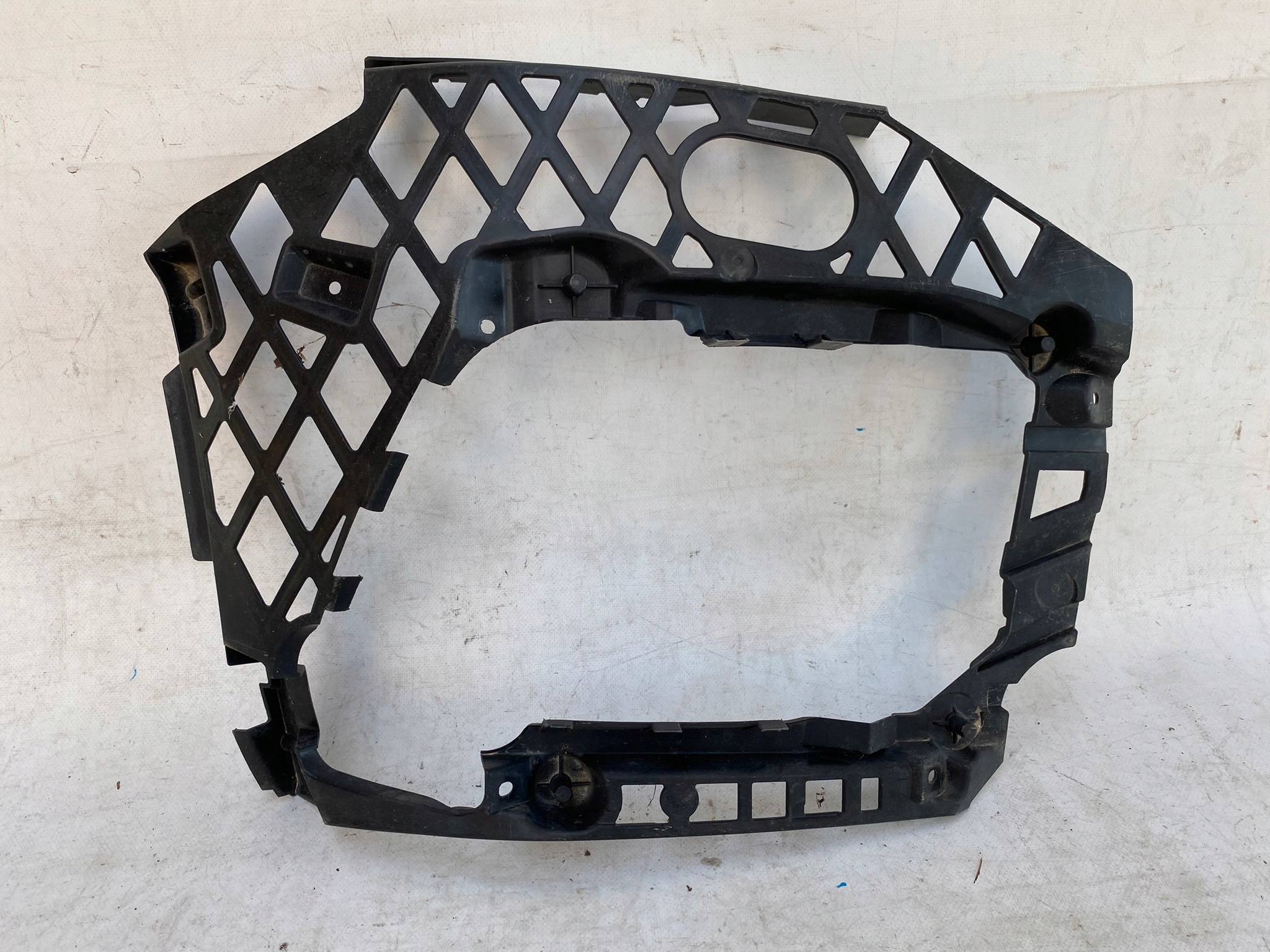 VW PASSAT B8 R-LINE 14- bumper bracket right front holder 3G0807178G