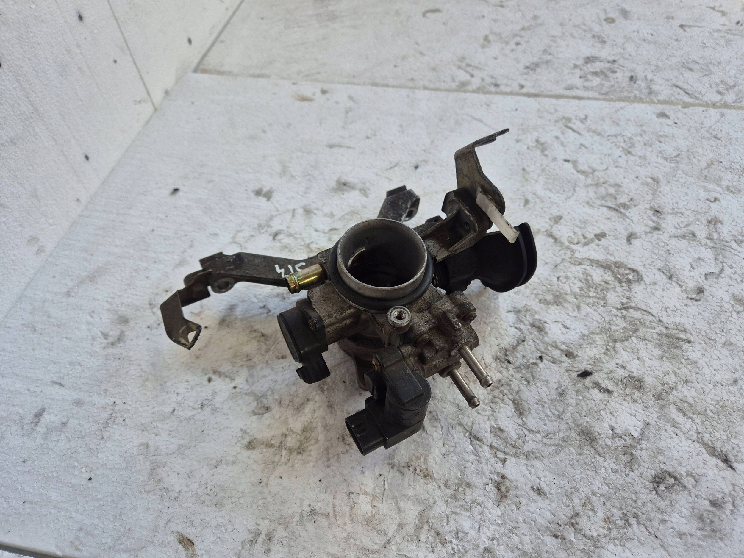 Valvola a farfalla 22210-03010 Toyota Yaris e 1.3i 00