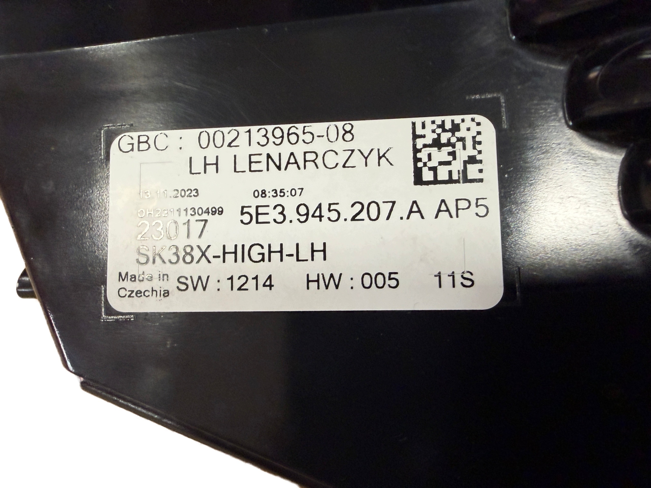 SKODA OCTAVIA IV 5E3 light left rear part ANIMACJA 5E3945207A