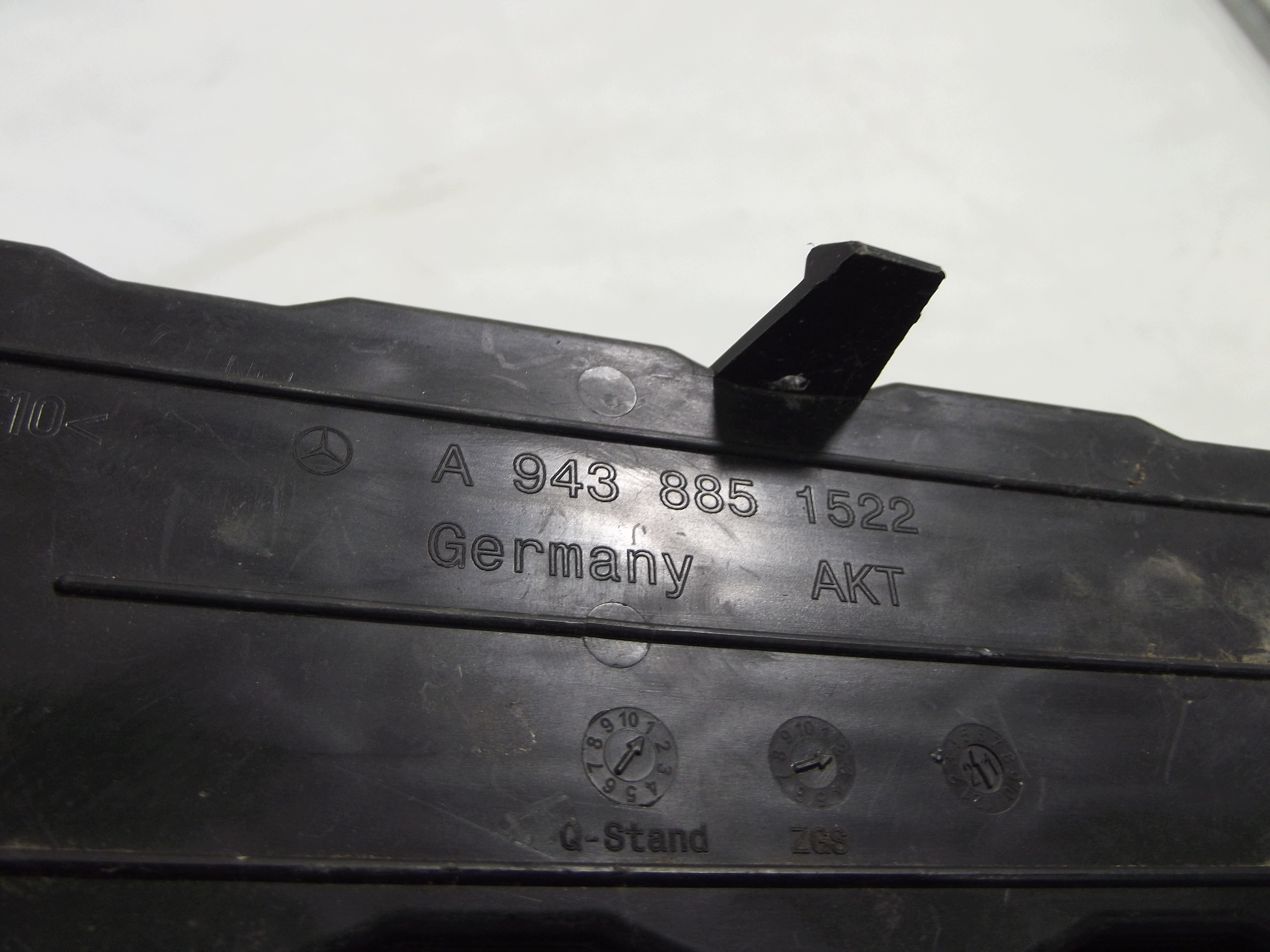 Mercedes Actros grid of a bumper right front A9438851522
