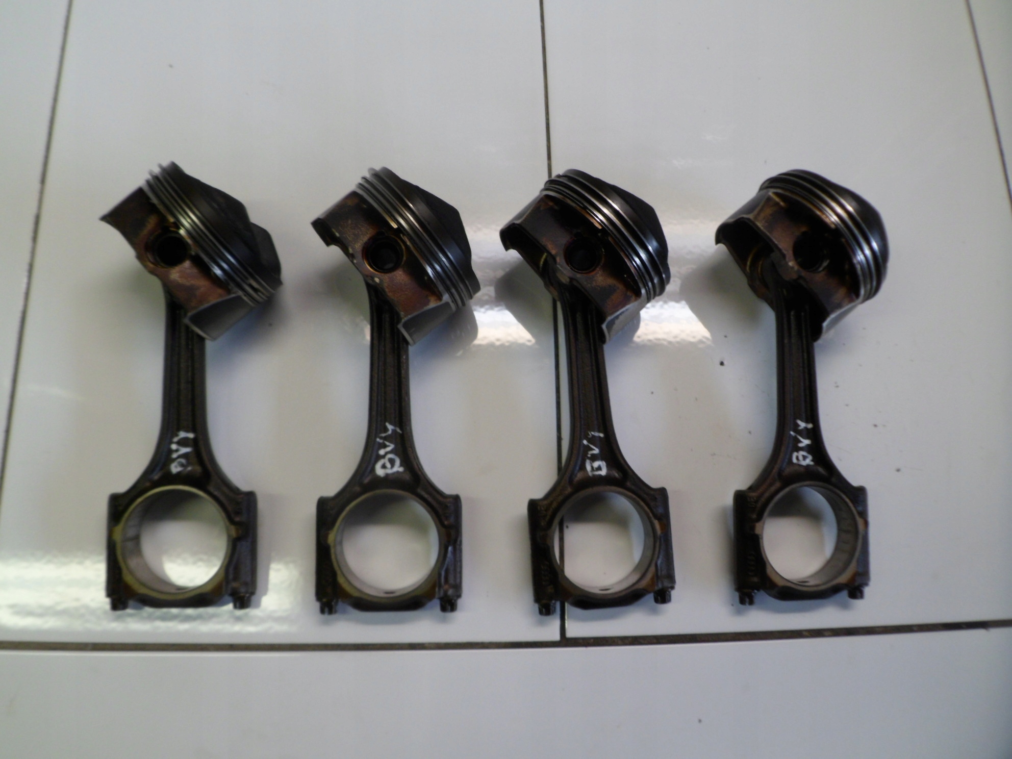 VW GOLF V AUDI A3 2.0FSI BVY Piston avec bielle