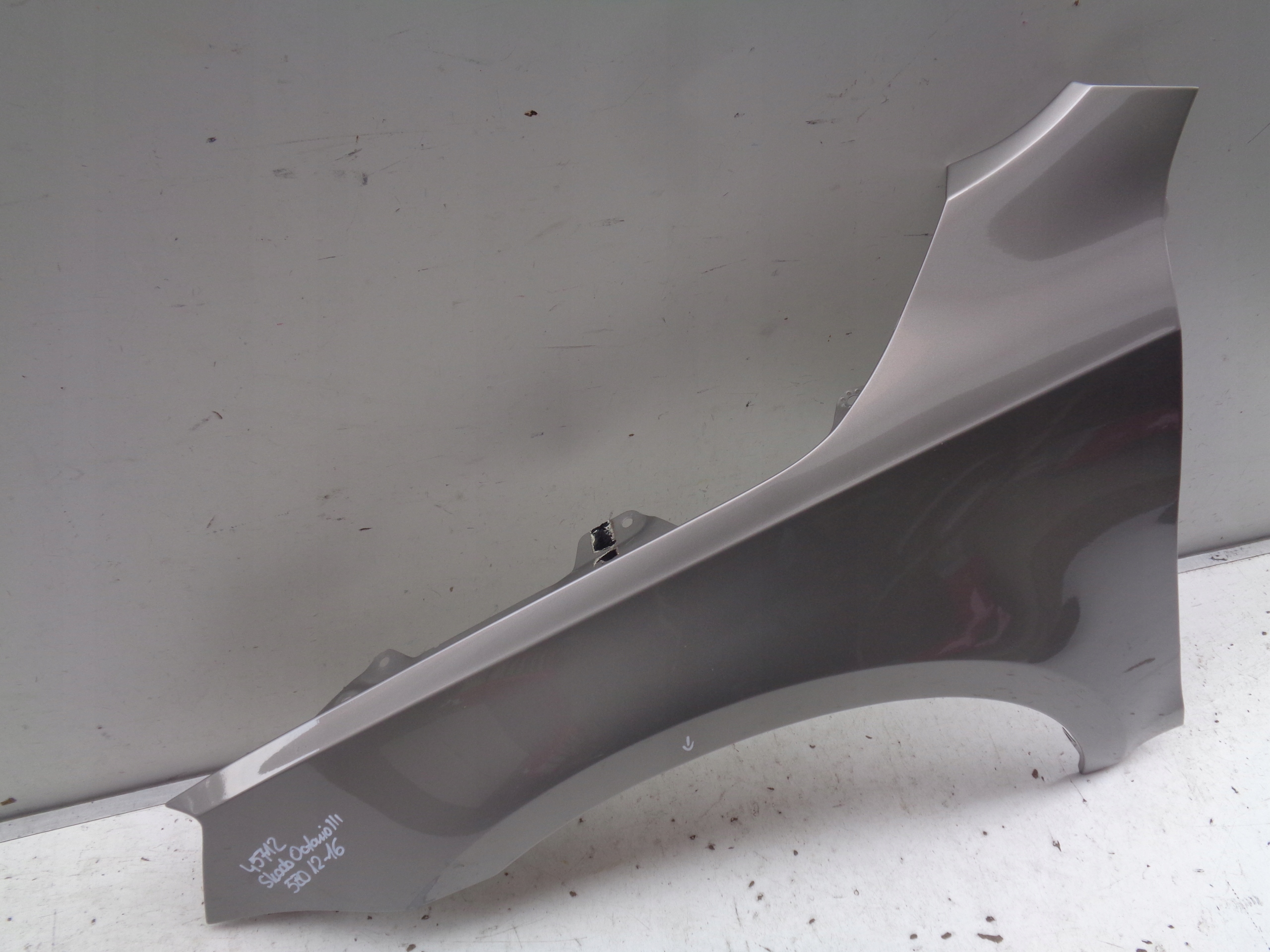 BŁOTNIK LEWY PRZEDNI SKODA OCTAVIA III 3 5E 5E0 12-16 NR 45712 Numer katalogowy części BŁOTNIK LEWY PRZEDNI SKODA OCTAVIA III 3 5E 5E0 12-16 NR 45712