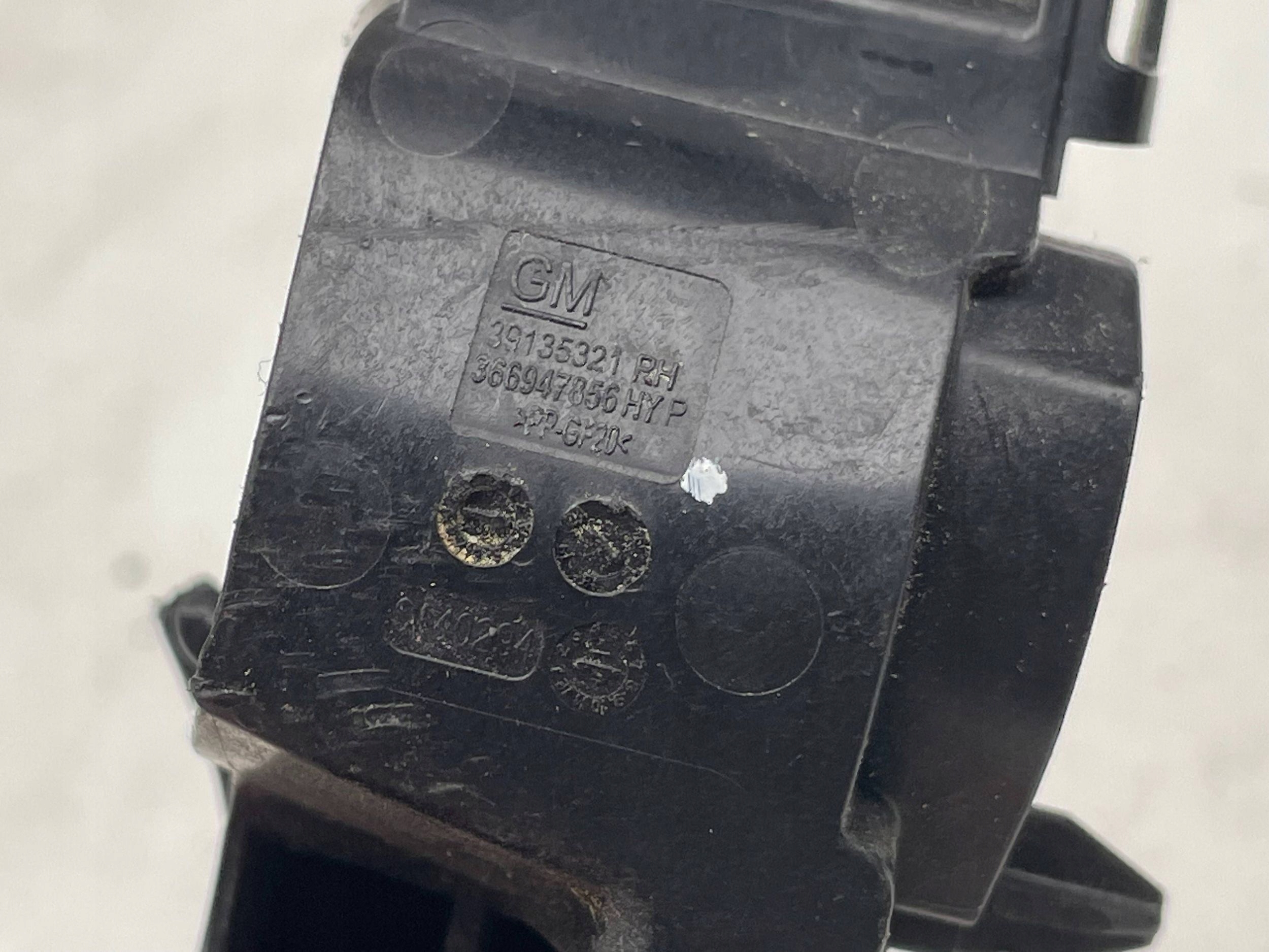 bumper bracket front right Opel Insignia B 39135321